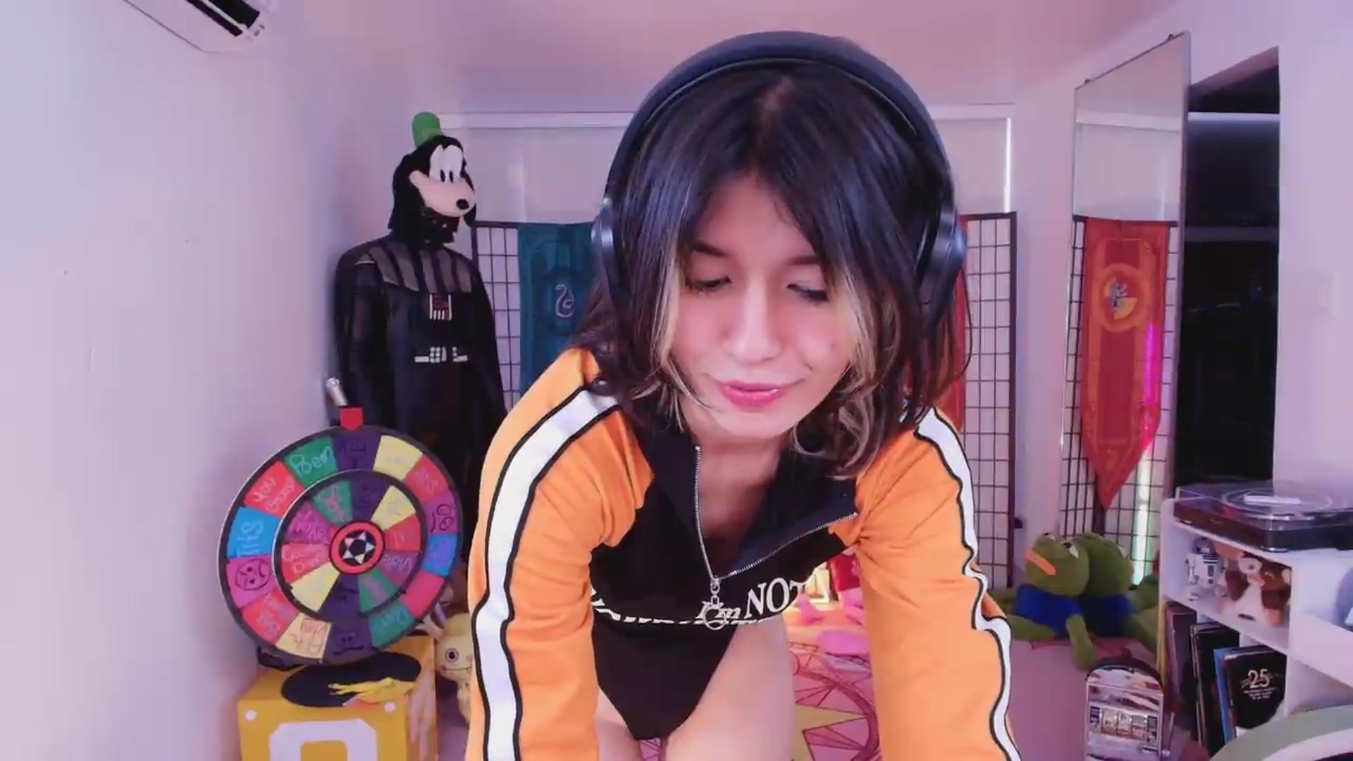 Gallery image thumbnail from Agostinha_Red's myfreecams stream on, 08/04/2026, 22:12 image 10 of 20