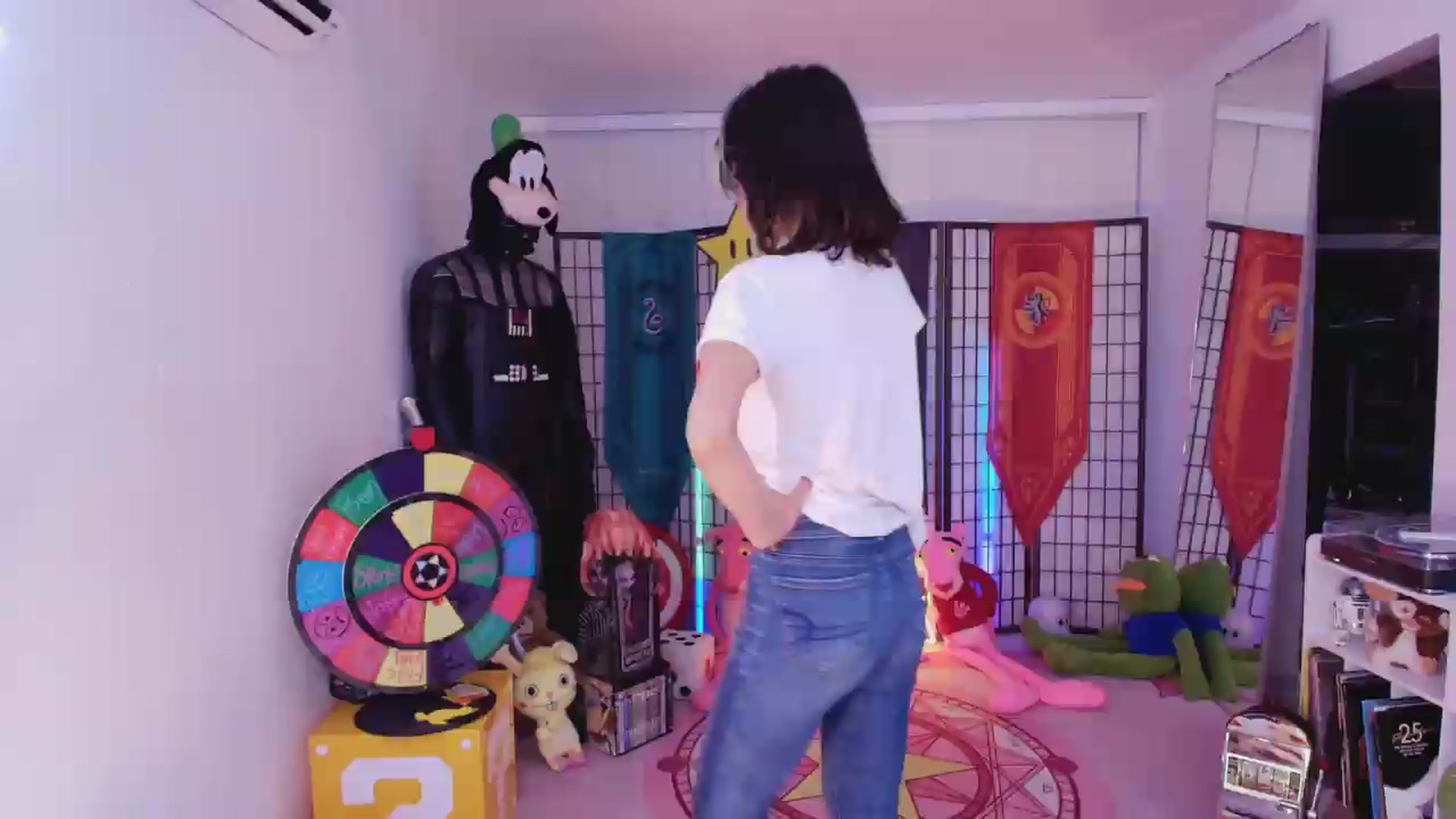 Gallery image thumbnail from Agostinha_Red's myfreecams stream on, 08/09/2026, 02:34 image 5 of 20
