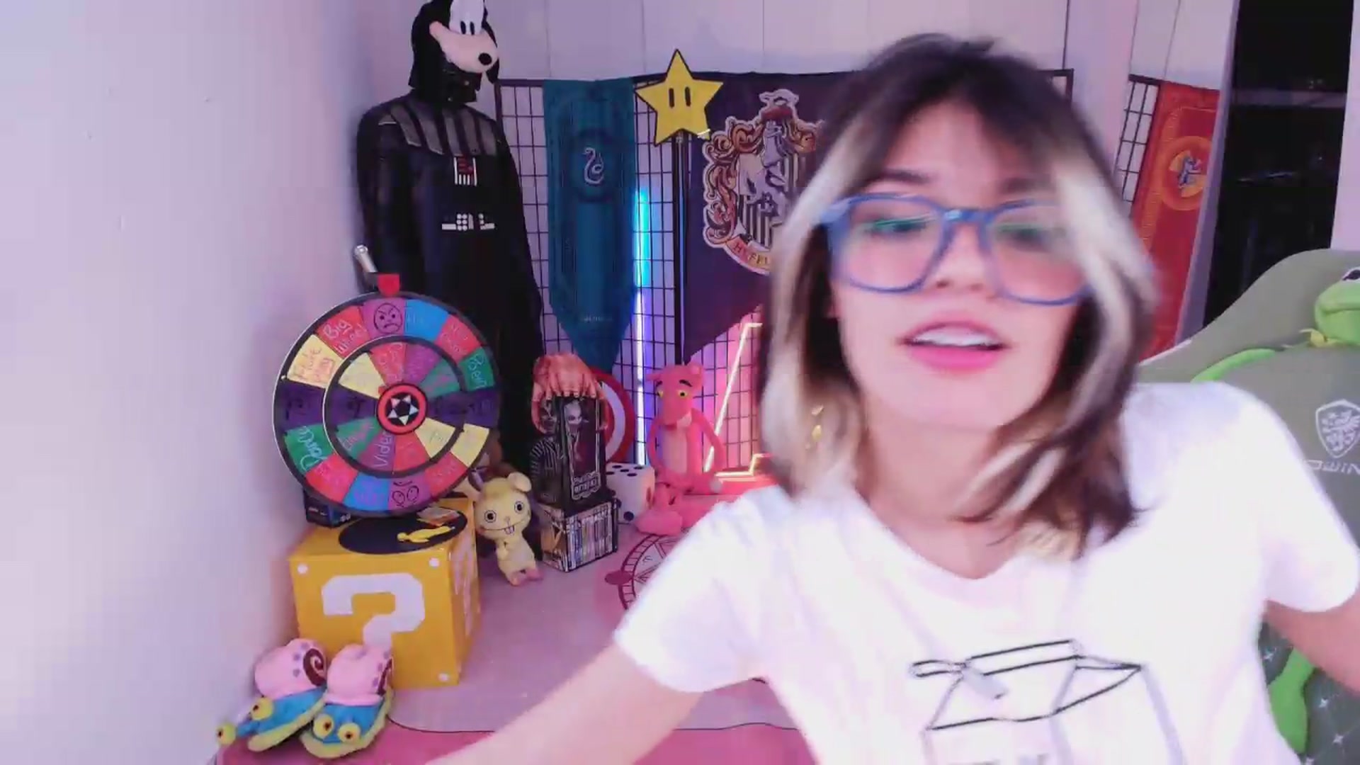 Gallery image thumbnail from Agostinha_Red's myfreecams stream on, 08/09/2026, 02:34 image 9 of 20