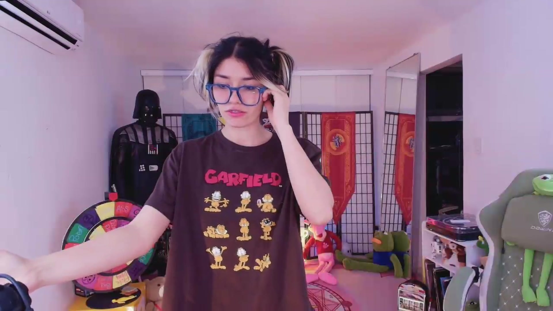 Gallery image thumbnail from Agostinha_Red's myfreecams stream on, 08/13/2026, 01:13 image 15 of 20