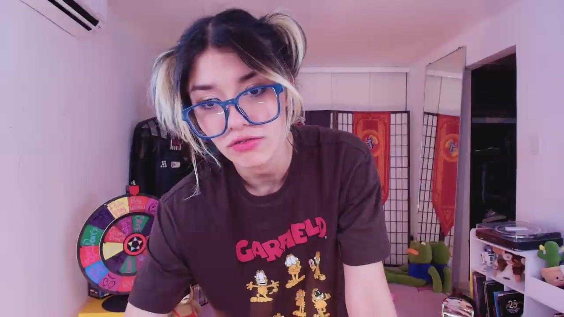 Gallery image thumbnail from Agostinha_Red's myfreecams stream on, 08/13/2026, 02:30 image 16 of 20