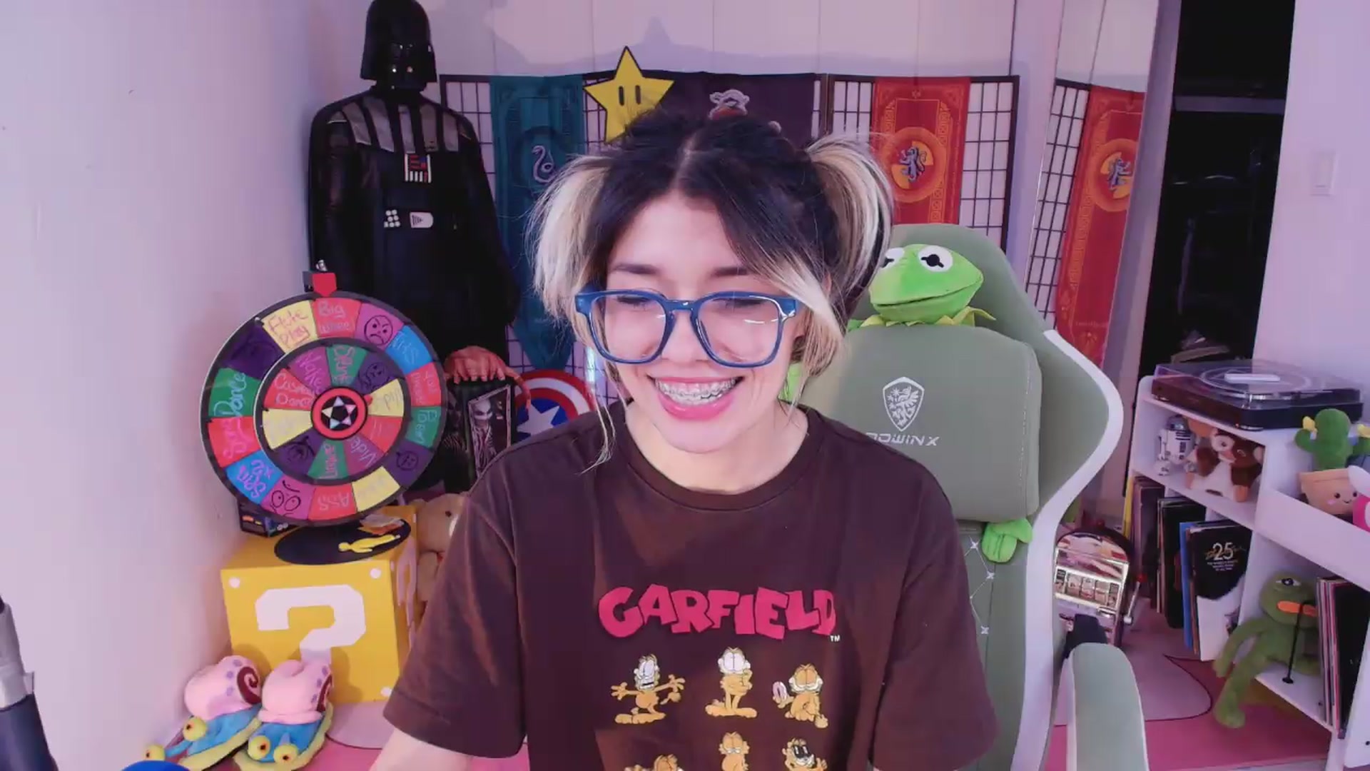 Gallery image thumbnail from Agostinha_Red's myfreecams stream on, 08/13/2026, 02:30 image 19 of 20