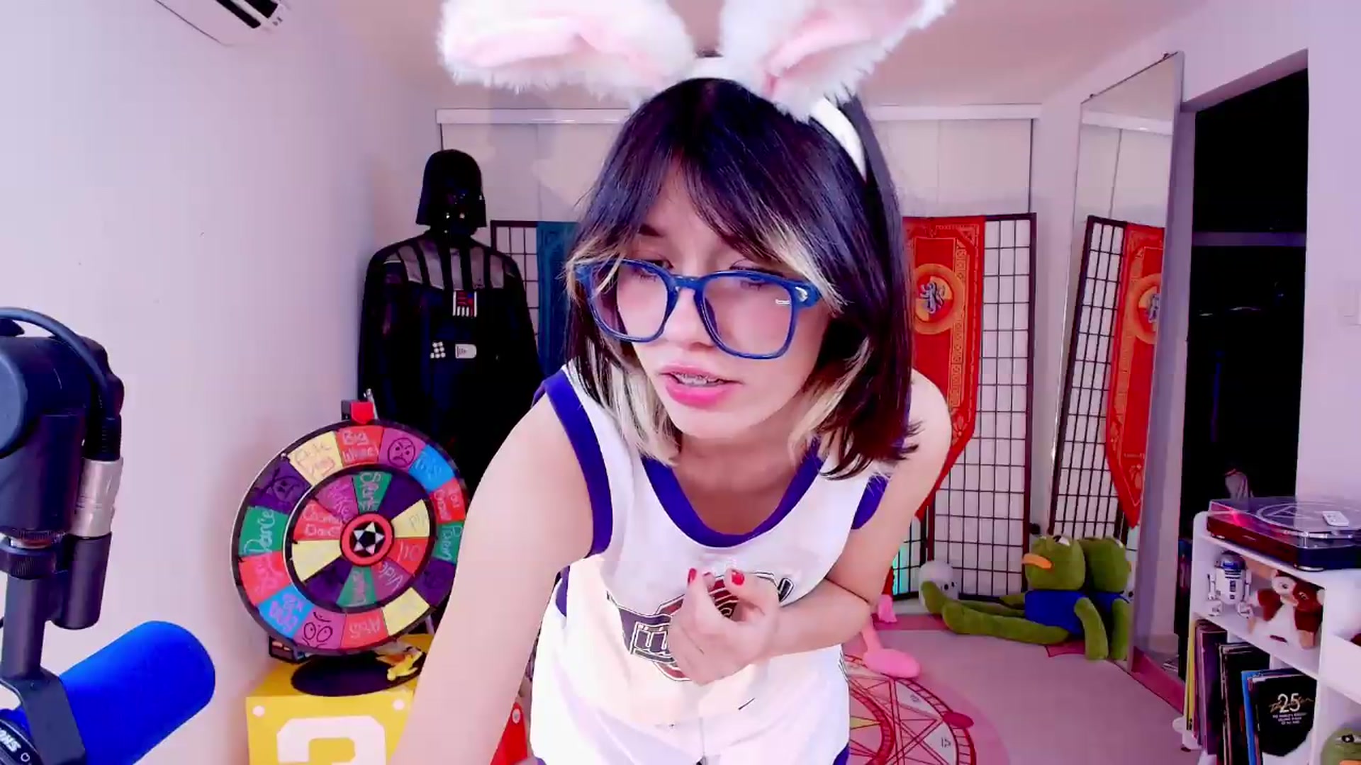 Gallery image thumbnail from Agostinha_Red's myfreecams stream on, 08/17/2026, 01:31 image 12 of 20