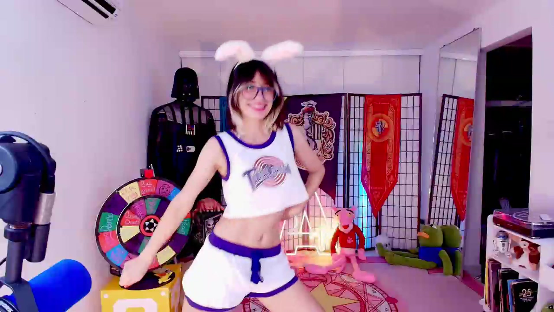 Gallery image thumbnail from Agostinha_Red's myfreecams stream on, 08/17/2026, 01:31 image 16 of 20