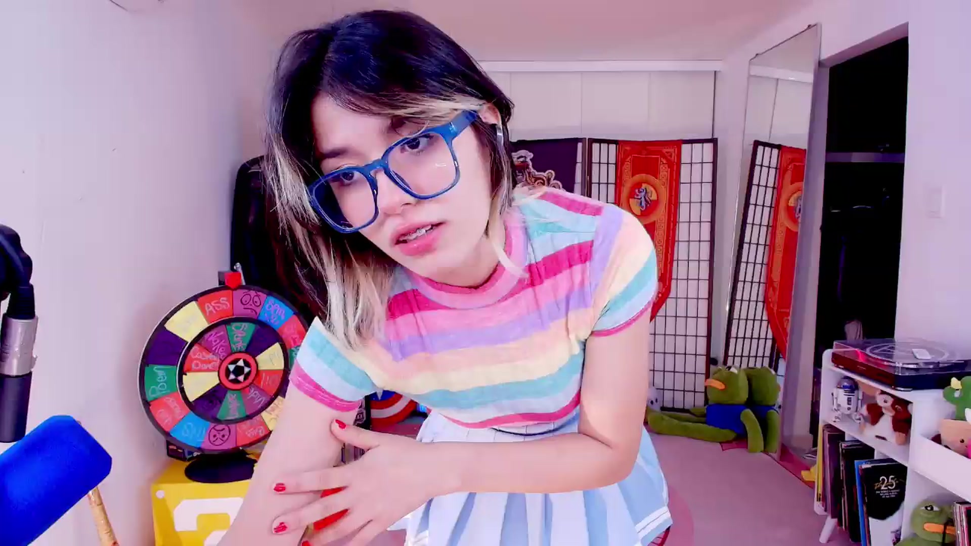 Gallery image thumbnail from Agostinha_Red's myfreecams stream on, 08/19/2026, 01:10 image 14 of 20