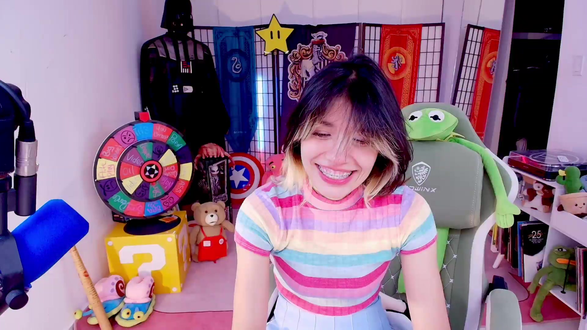 Gallery image thumbnail from Agostinha_Red's myfreecams stream on, 08/19/2026, 03:04 image 19 of 20
