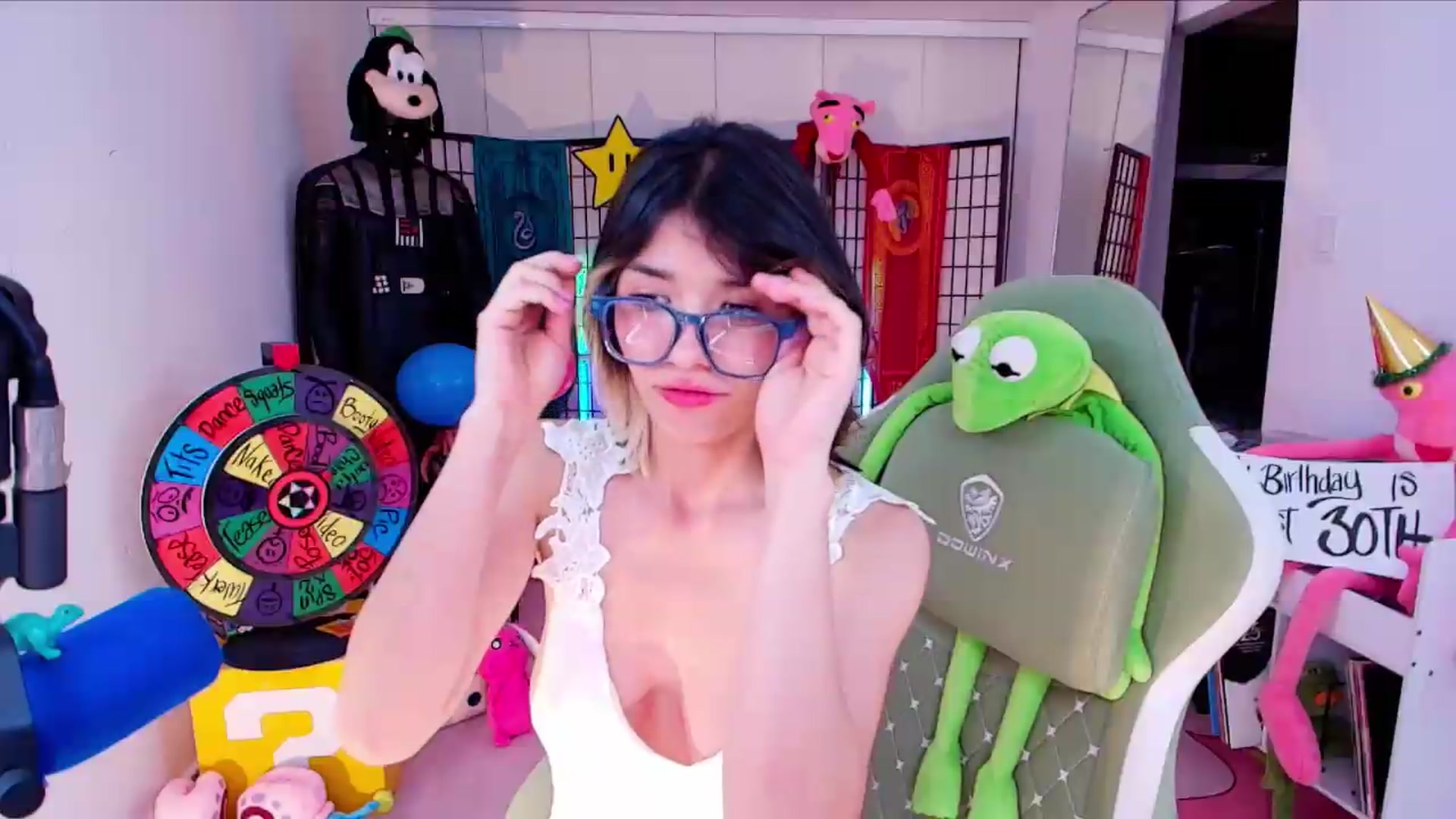 Gallery image thumbnail from Agostinha_Red's myfreecams stream on, 08/26/2026, 24:44 image 6 of 20