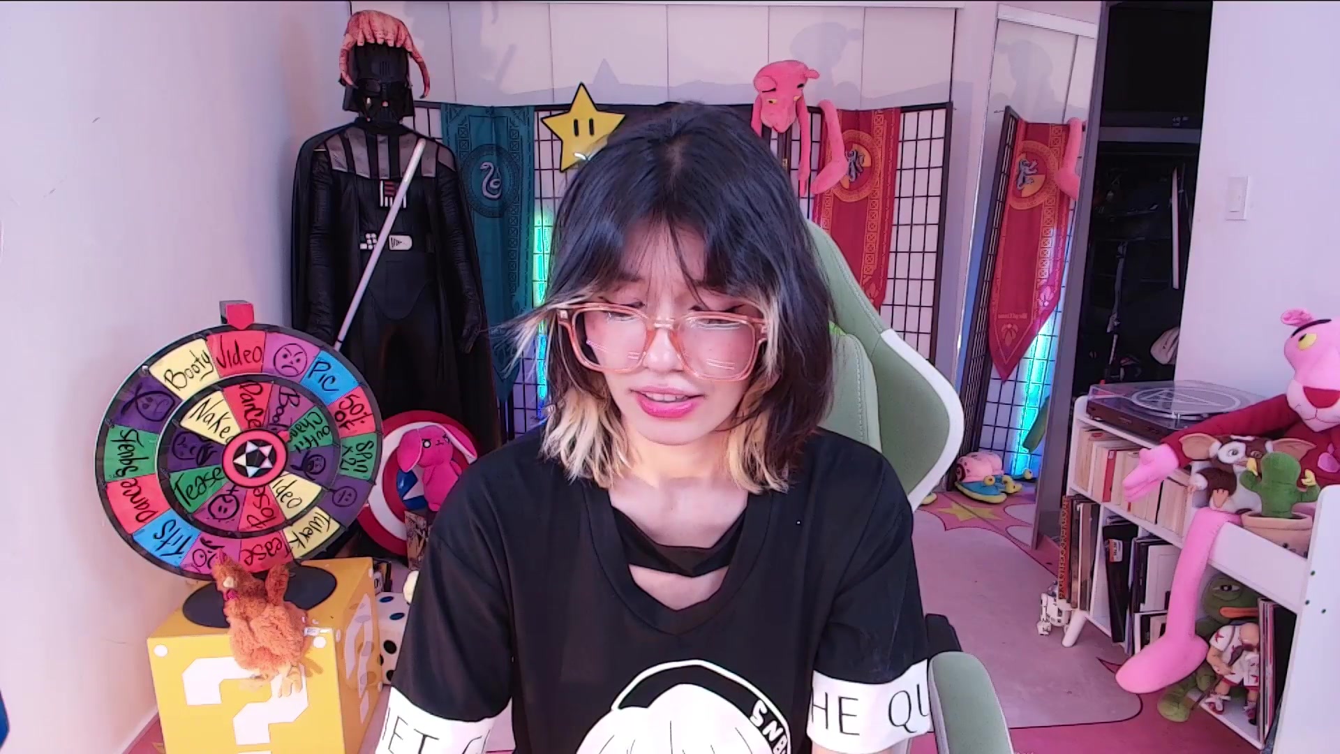 Gallery image thumbnail from Agostinha_Red's myfreecams stream on, 09/12/2026, 24:39 image 12 of 20