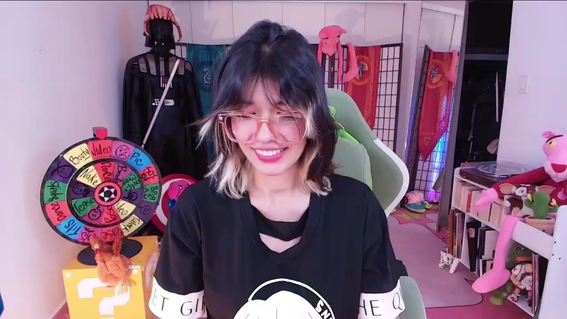 Gallery image thumbnail from Agostinha_Red's myfreecams stream on, 09/12/2026, 24:39 image 5 of 20