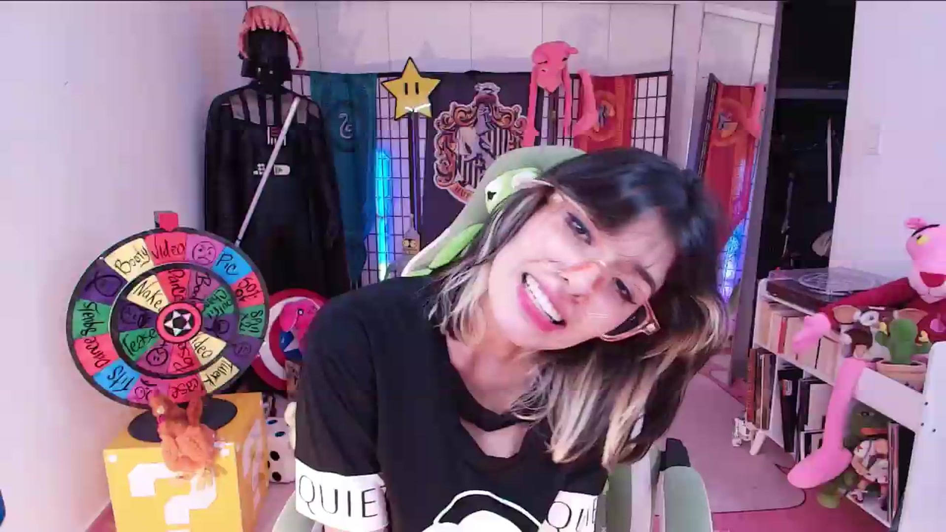 Gallery image thumbnail from Agostinha_Red's myfreecams stream on, 09/12/2026, 24:39 image 3 of 20