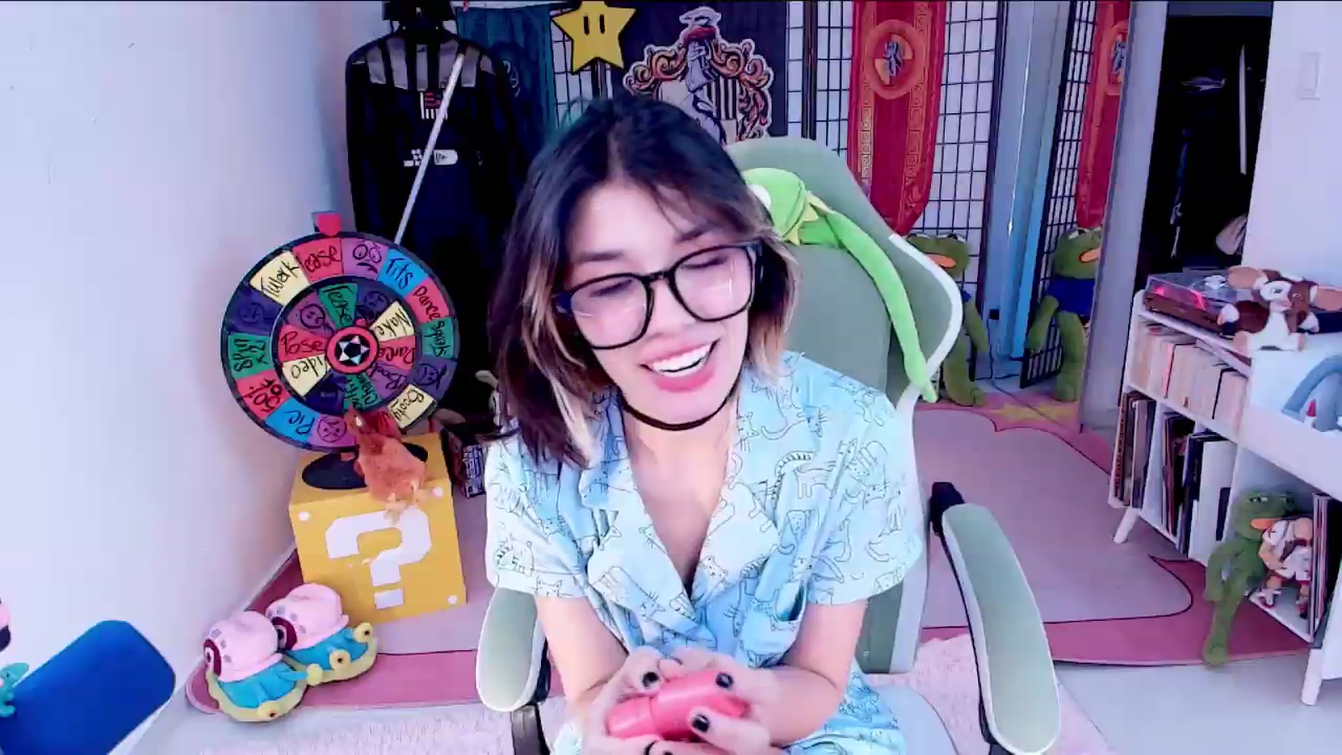 Gallery image thumbnail from Agostinha_Red's myfreecams stream on, 09/19/2026, 02:29 image 5 of 20