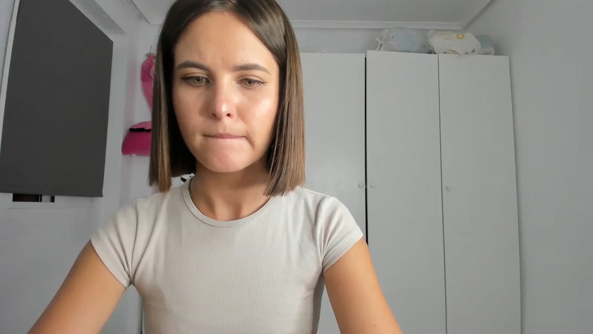 Gallery image thumbnail from AhahaGirl's myfreecams stream on, 09/29/2023, 18:25 image 18 of 20