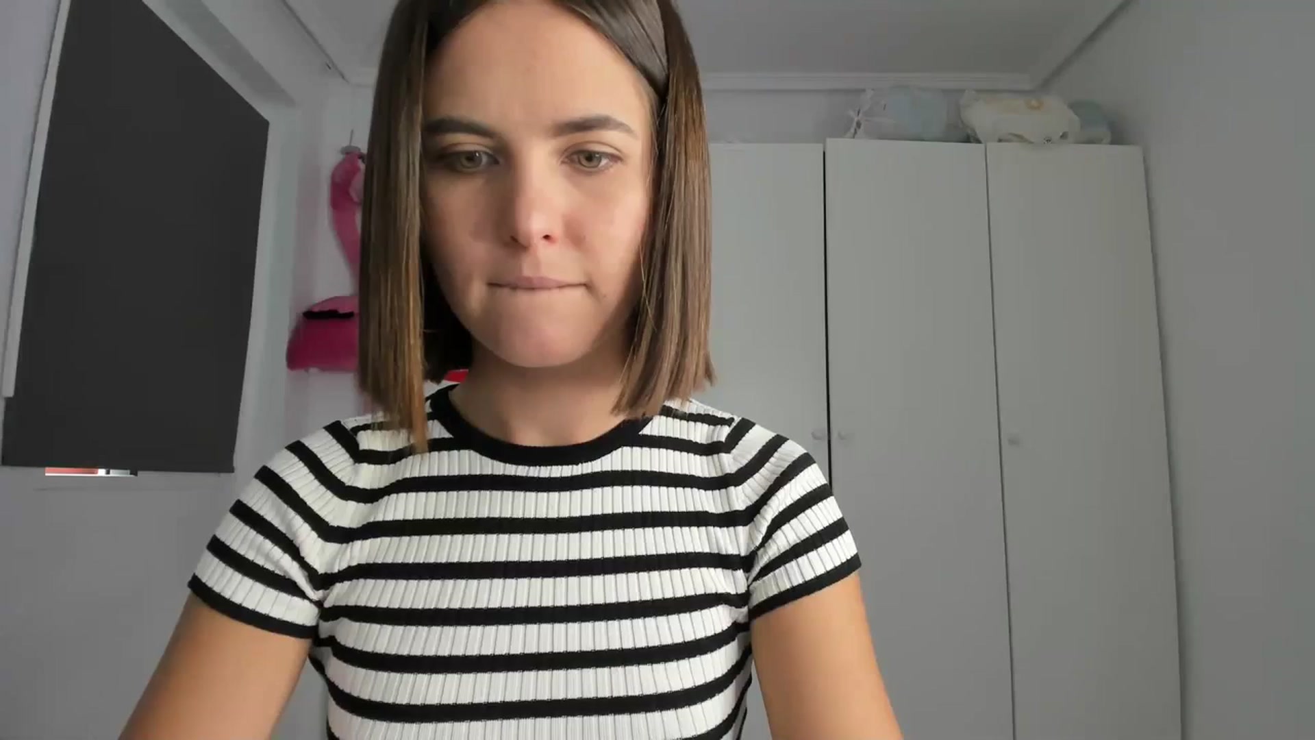 Gallery image thumbnail from AhahaGirl's myfreecams stream on, 10/06/2023, 15:18 image 7 of 20