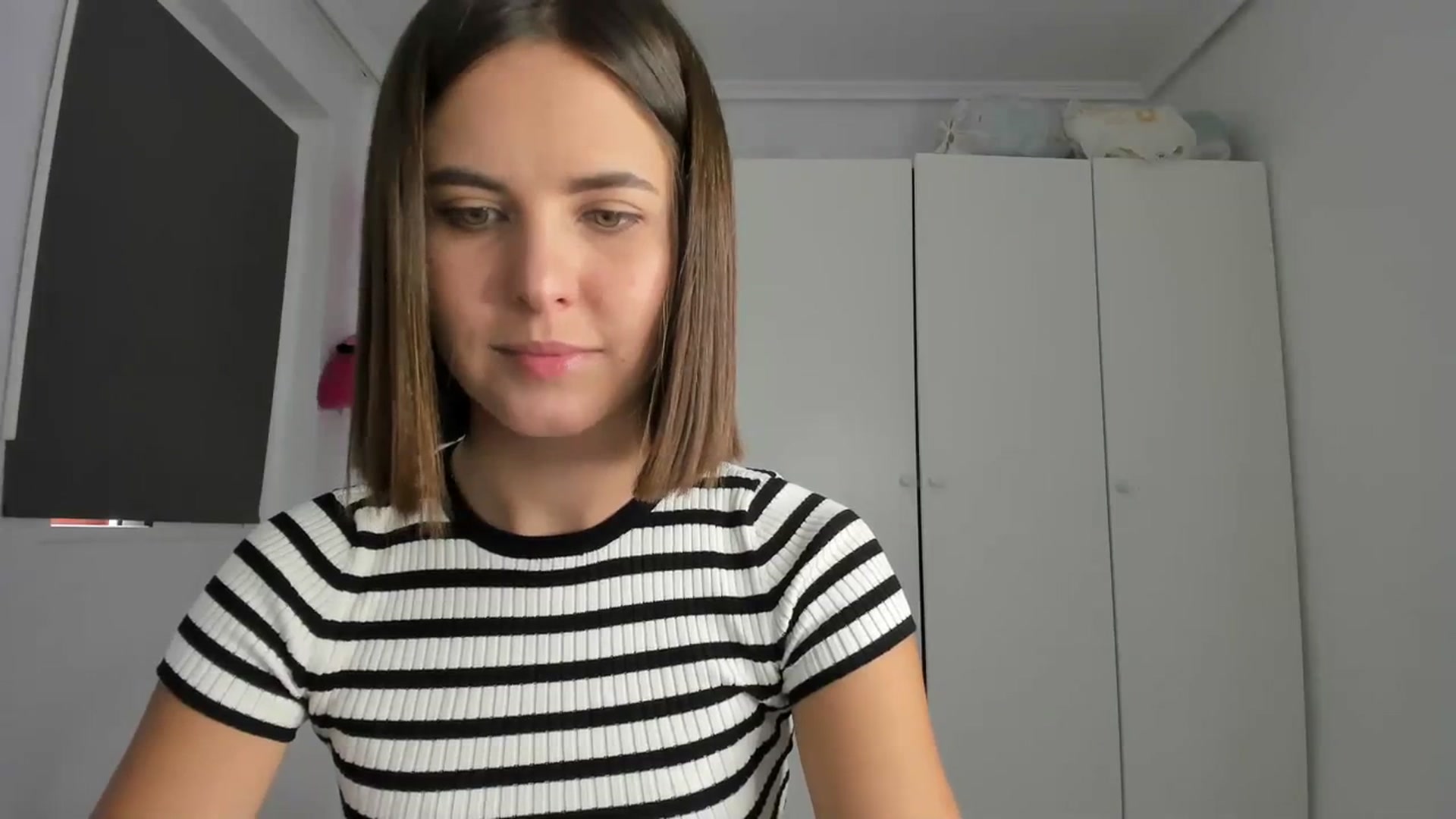 Gallery image thumbnail from AhahaGirl's myfreecams stream on, 10/06/2023, 15:18 image 15 of 20