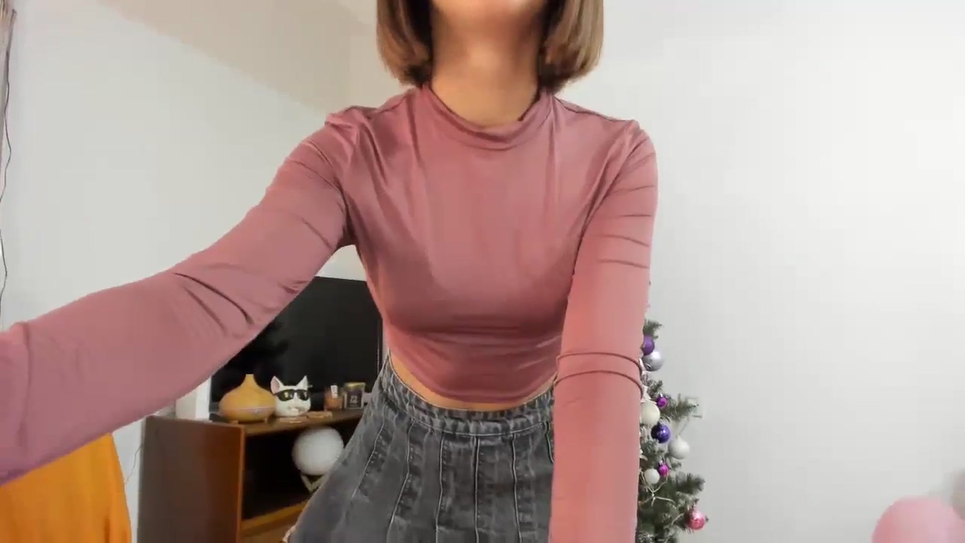 Gallery image thumbnail from AhahaGirl's myfreecams stream on, 11/25/2023, 13:23 image 17 of 20