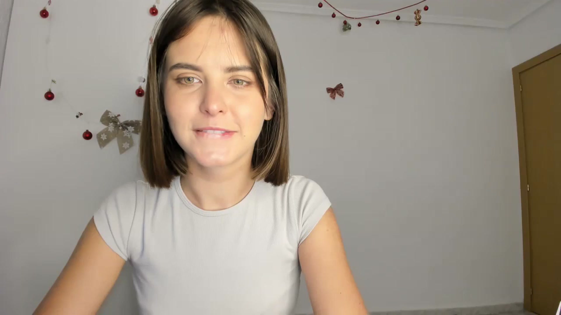 Gallery image thumbnail from AhahaGirl's myfreecams stream on, 12/01/2023, 16:43 image 18 of 20