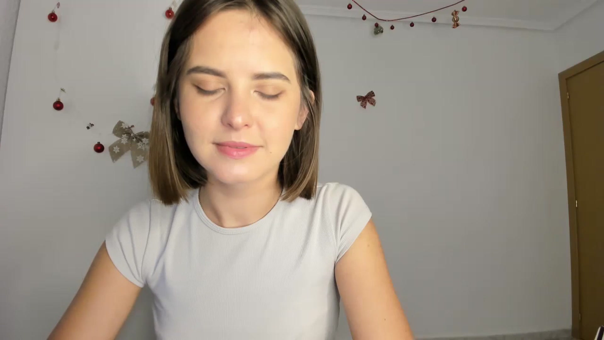 Gallery image thumbnail from AhahaGirl's myfreecams stream on, 12/01/2023, 16:43 image 7 of 20