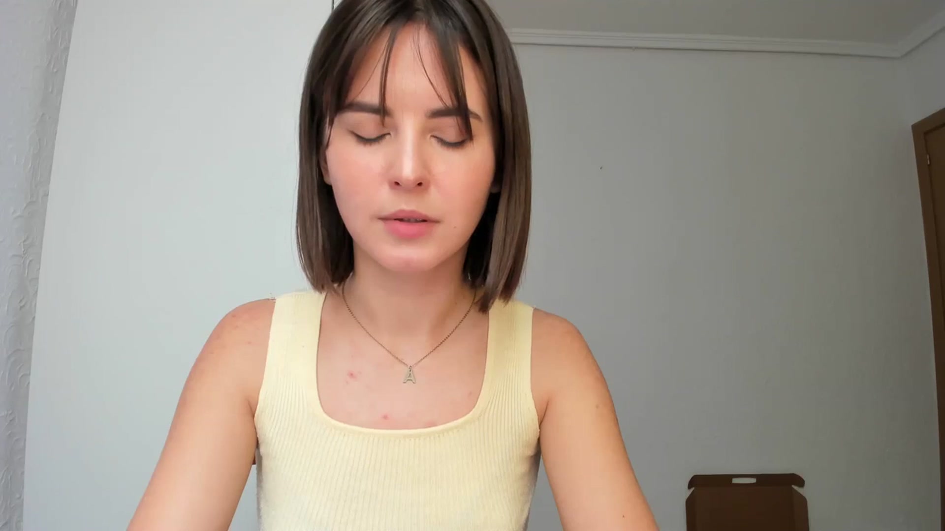 Gallery image thumbnail from AhahaGirl's myfreecams stream on, 02/01/2024, 12:23 image 6 of 20