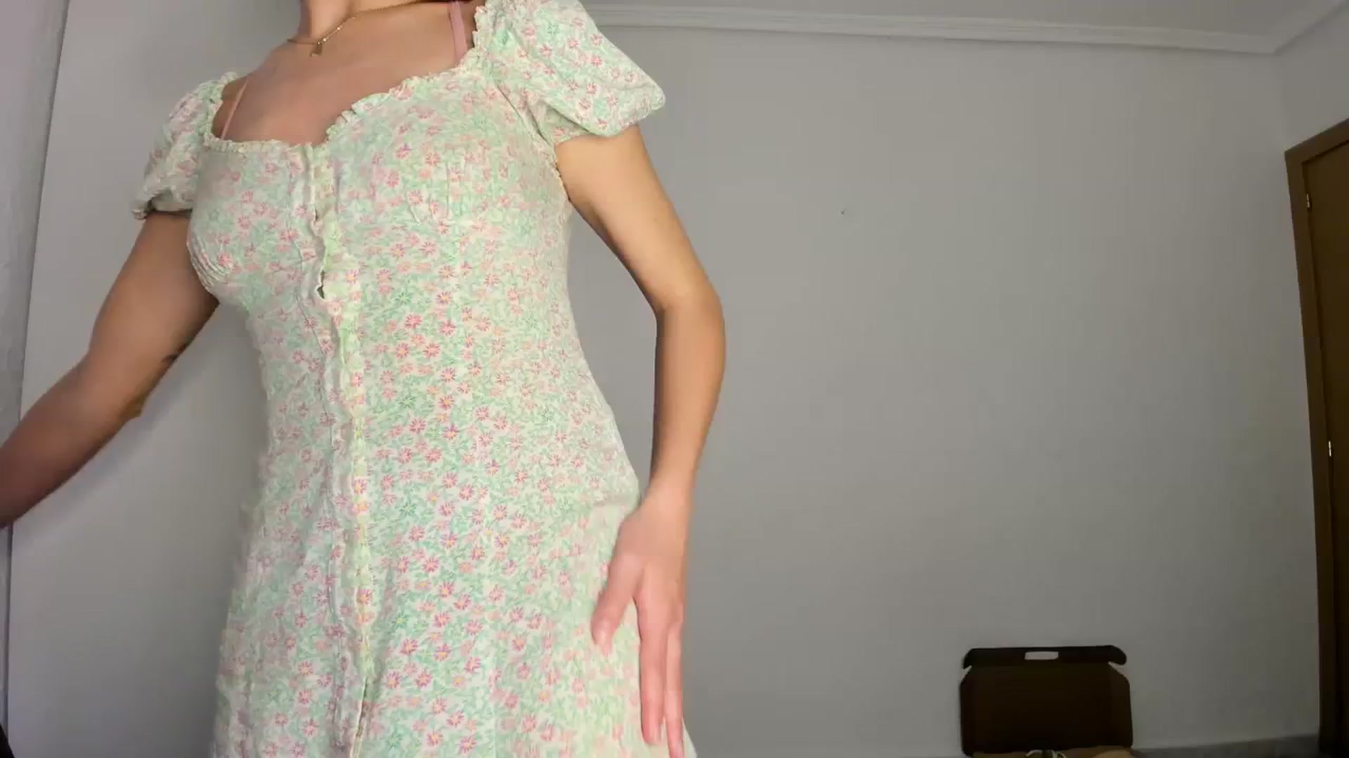 Gallery image thumbnail from AhahaGirl's myfreecams stream on, 02/06/2024, 16:48 image 11 of 20