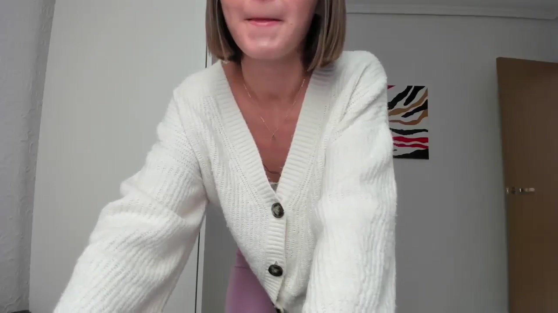 Gallery image thumbnail from AhahaGirl's myfreecams stream on, 05/20/2024, 15:14 image 19 of 20