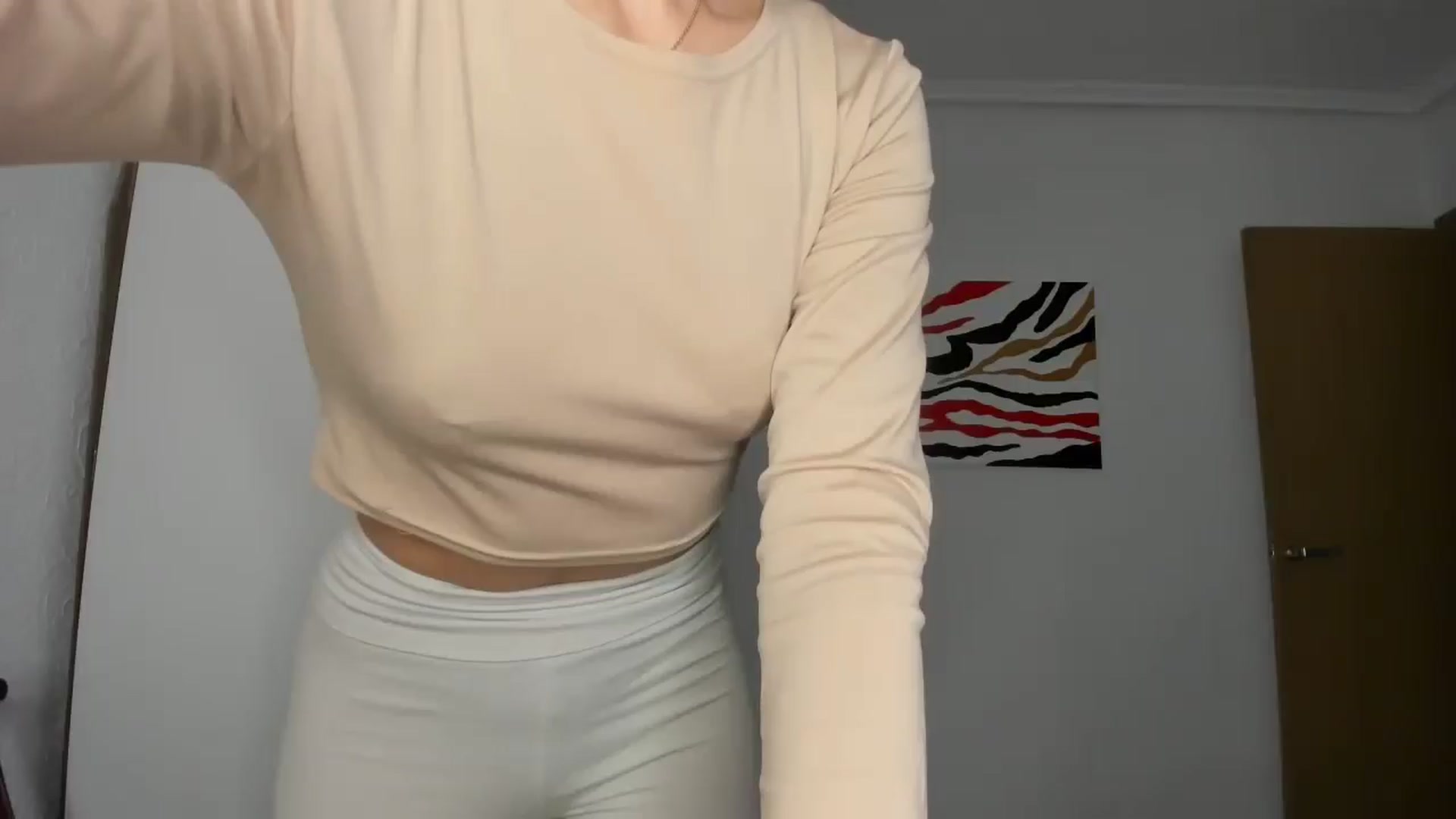 Gallery image thumbnail from AhahaGirl's myfreecams stream on, 10/20/2024, 20:26 image 2 of 20