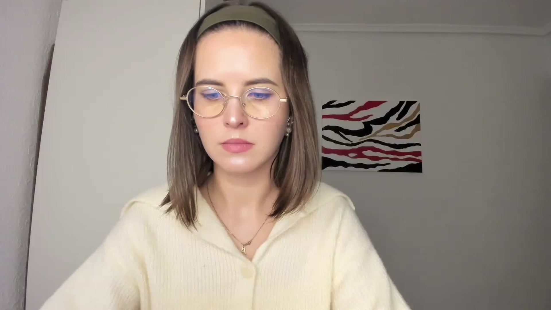 Gallery image thumbnail from AhahaGirl's myfreecams stream on, 11/19/2024, 17:45 image 10 of 20