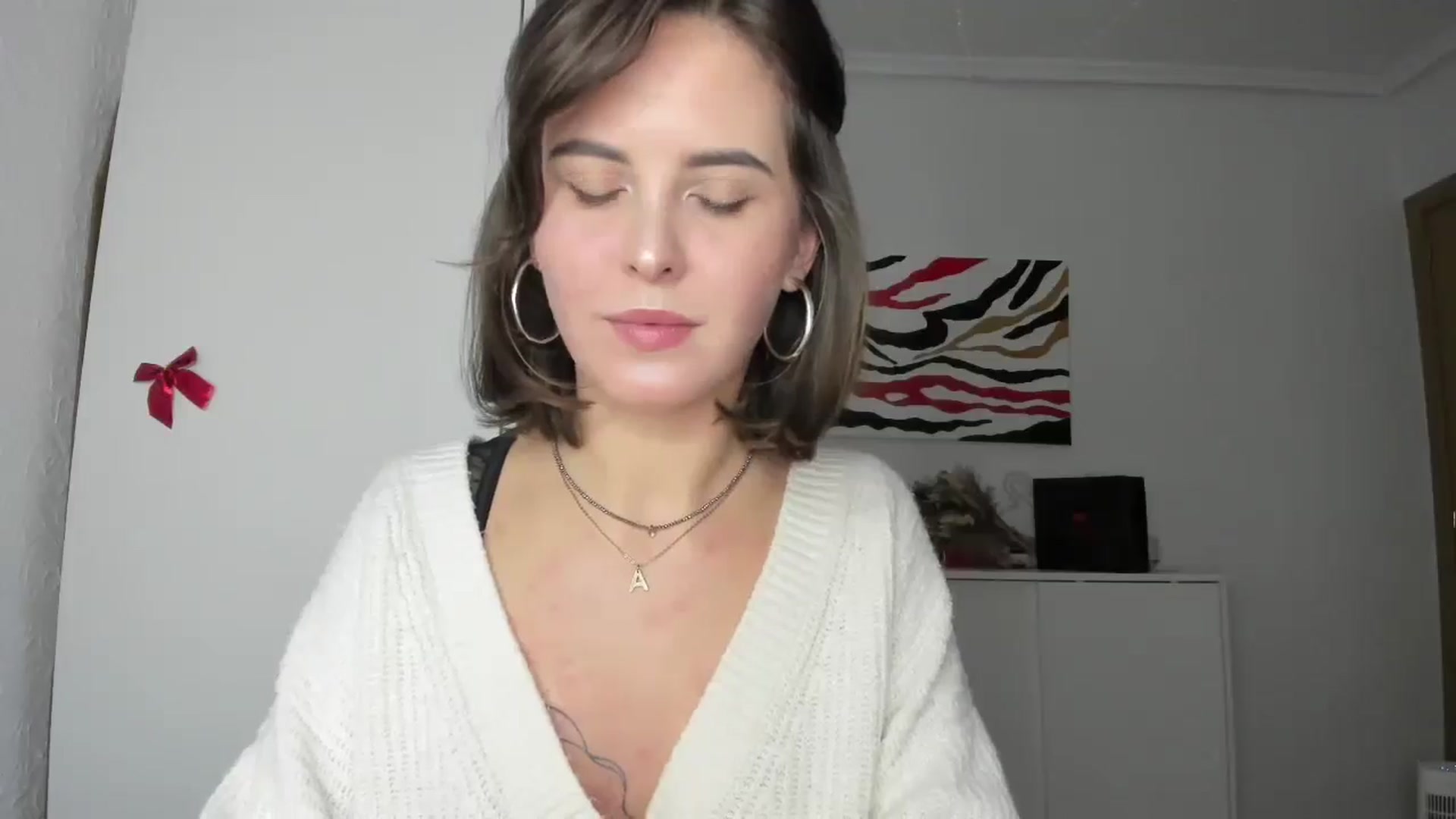 Gallery image thumbnail from AhahaGirl's myfreecams stream on, 12/27/2024, 18:31 image 12 of 20