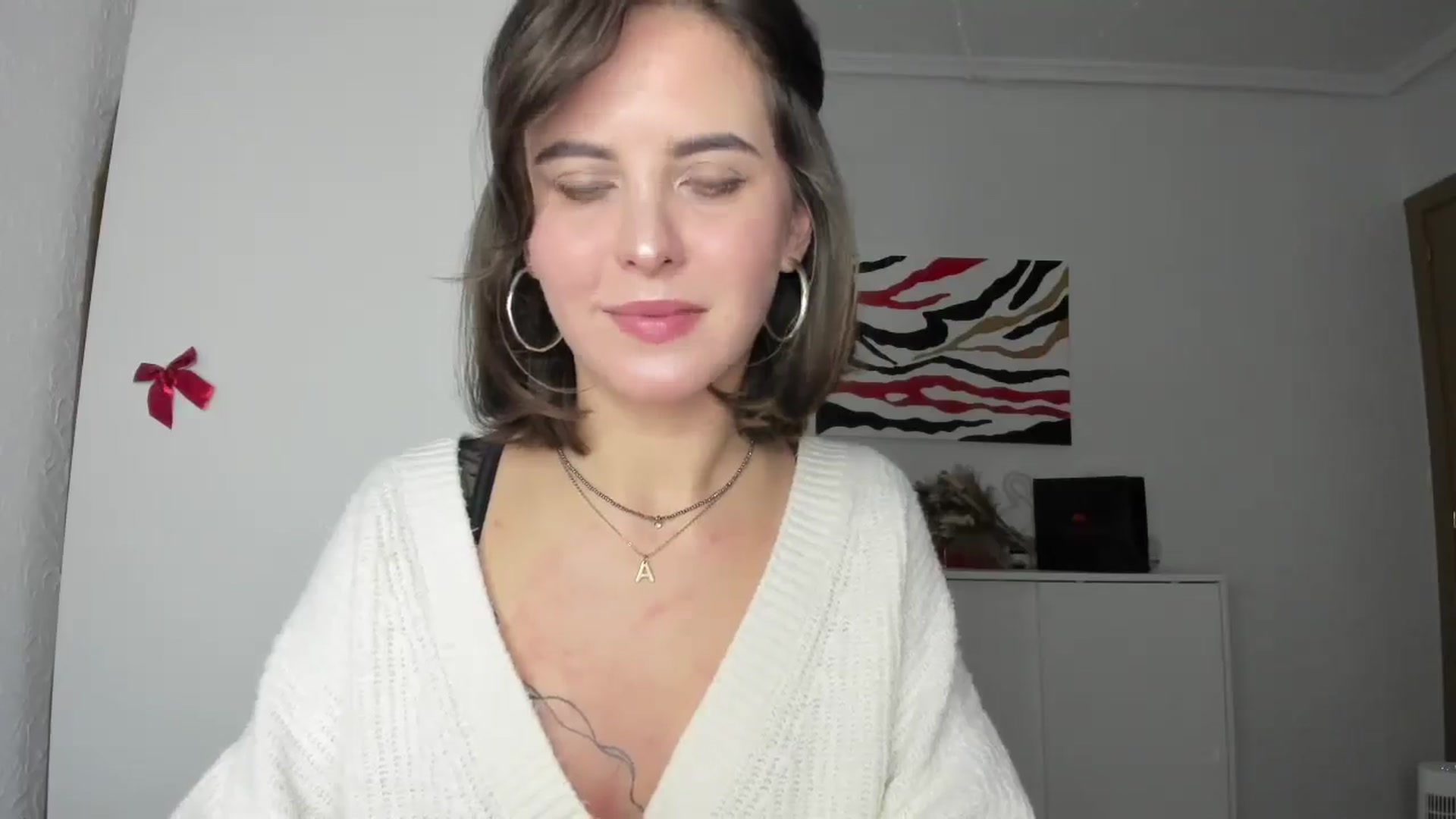 Gallery image thumbnail from AhahaGirl's myfreecams stream on, 12/27/2024, 18:31 image 14 of 20