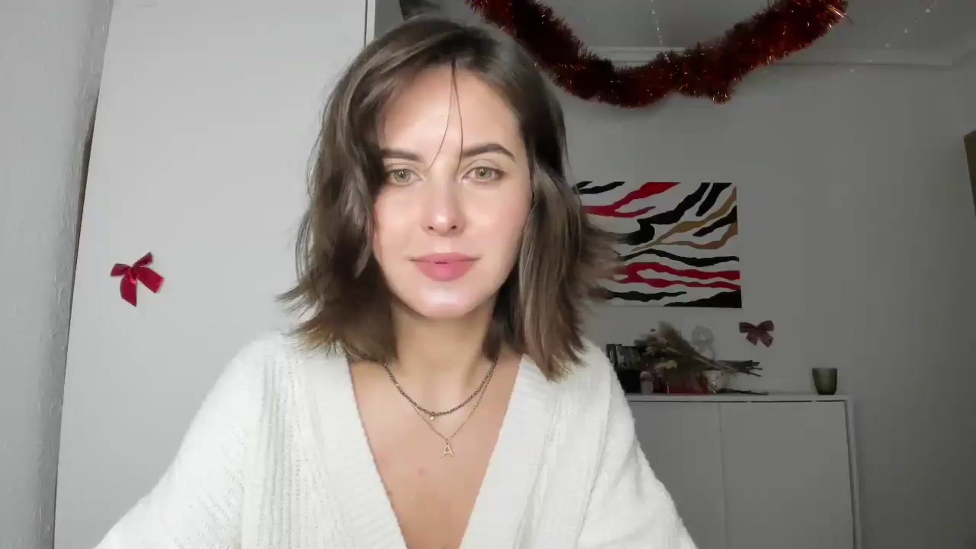 Gallery image thumbnail from AhahaGirl's myfreecams stream on, 12/29/2024, 20:16 image 12 of 20