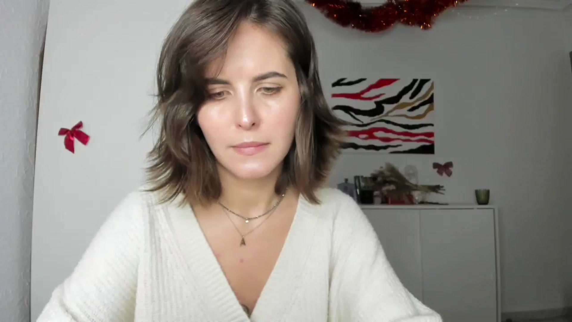 Gallery image thumbnail from AhahaGirl's myfreecams stream on, 12/29/2024, 20:16 image 4 of 20