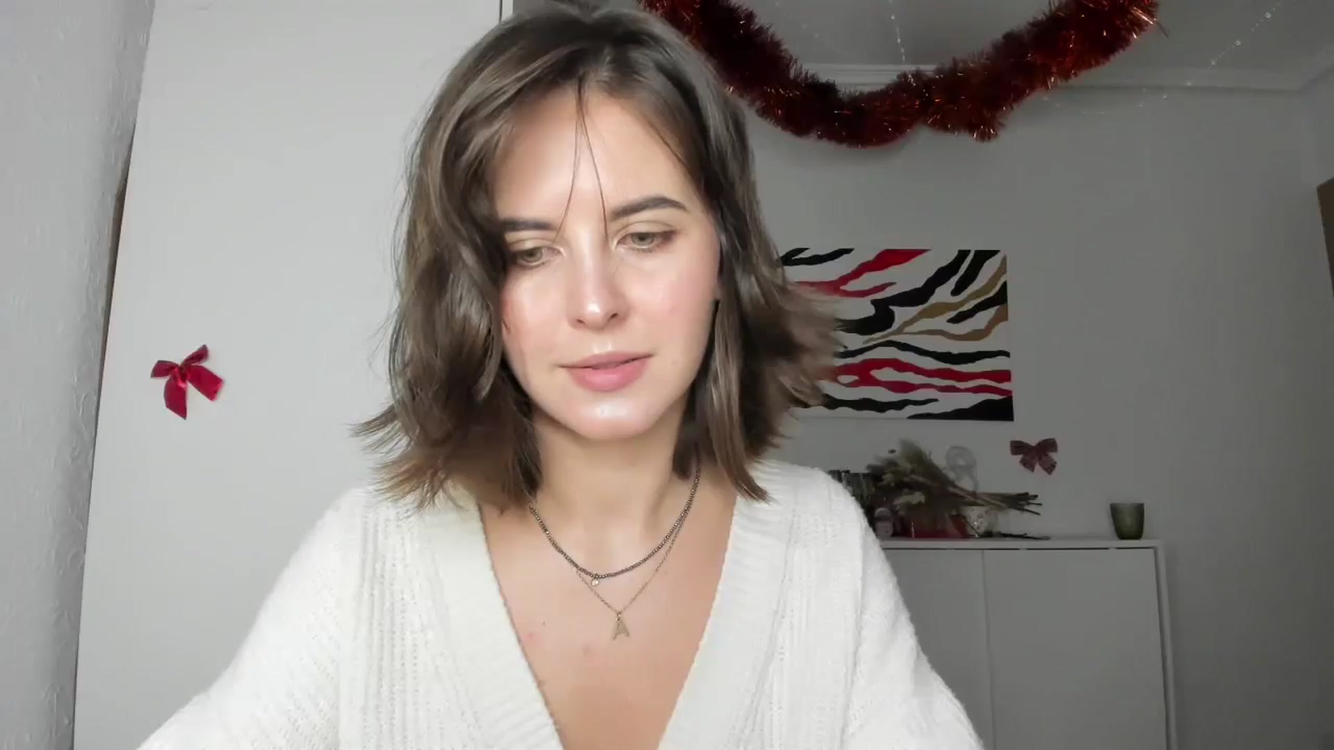 Gallery image thumbnail from AhahaGirl's myfreecams stream on, 12/29/2024, 20:16 image 19 of 20
