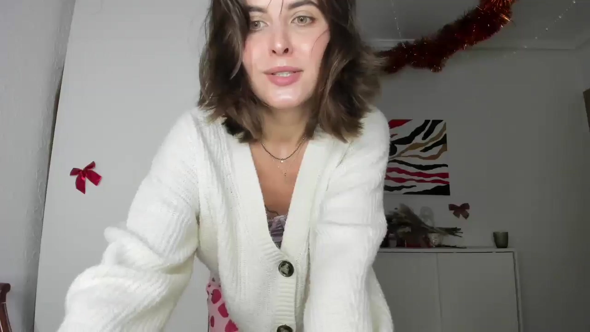 Gallery image thumbnail from AhahaGirl's myfreecams stream on, 12/29/2024, 20:16 image 10 of 20