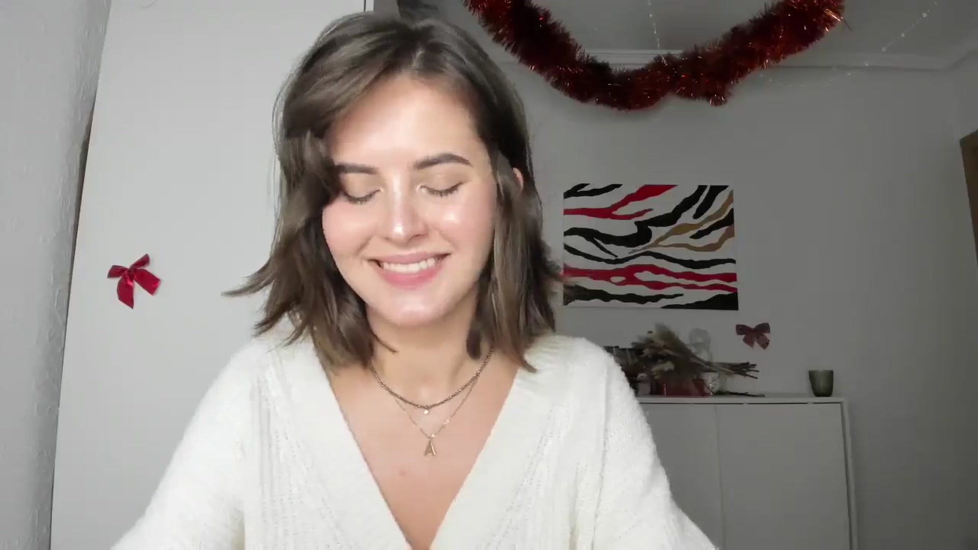 Gallery image thumbnail from AhahaGirl's myfreecams stream on, 12/29/2024, 20:47 image 7 of 20