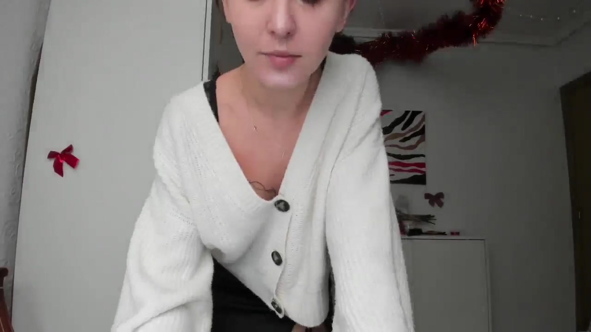 Gallery image thumbnail from AhahaGirl's myfreecams stream on, 01/02/2025, 12:06 image 2 of 20