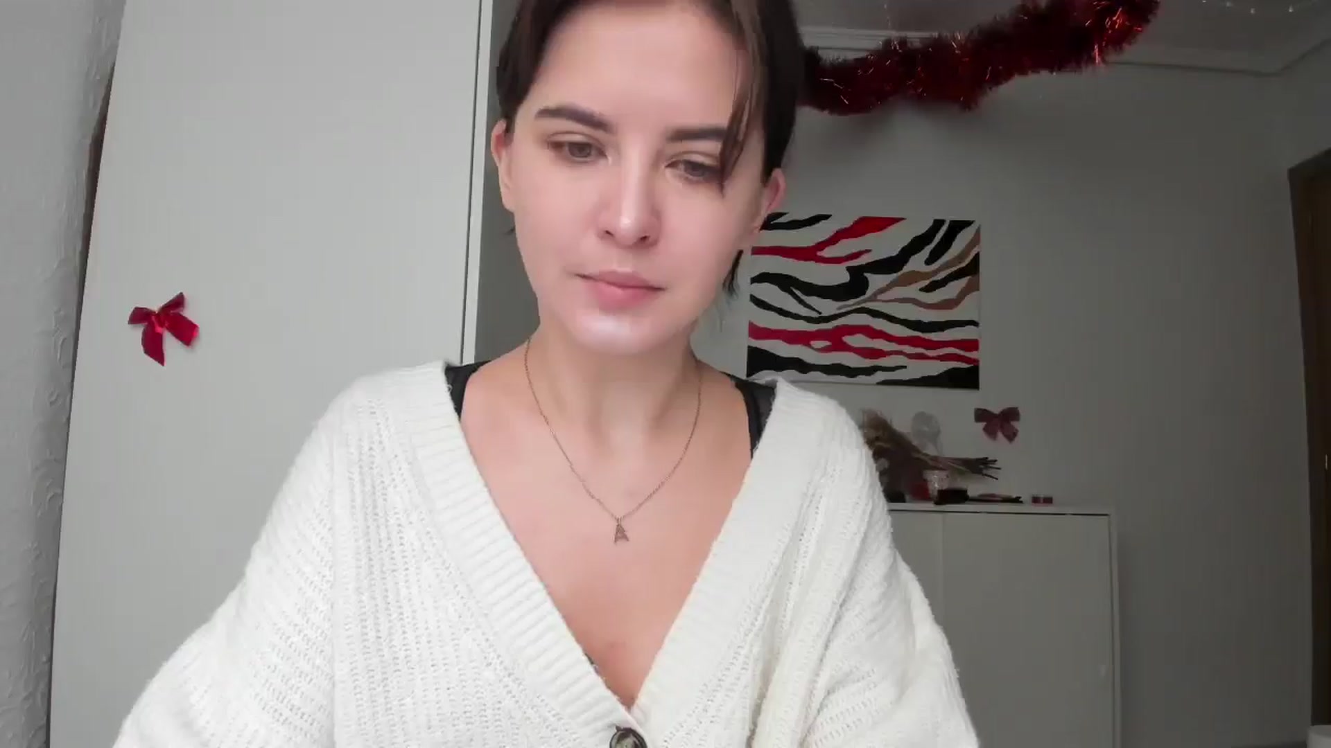 Gallery image thumbnail from AhahaGirl's myfreecams stream on, 01/02/2025, 12:06 image 12 of 20