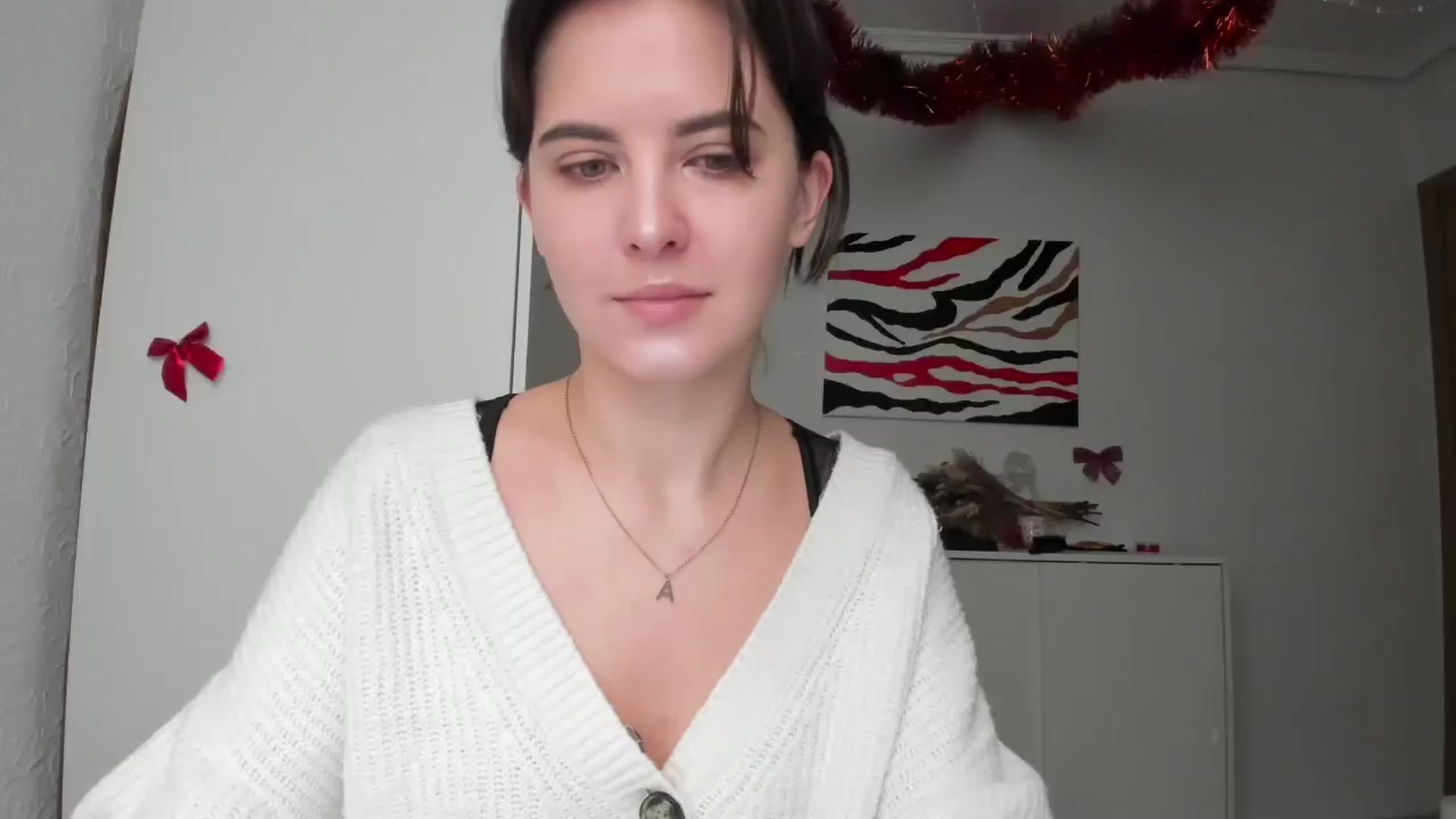 Gallery image thumbnail from AhahaGirl's myfreecams stream on, 01/02/2025, 12:06 image 18 of 20