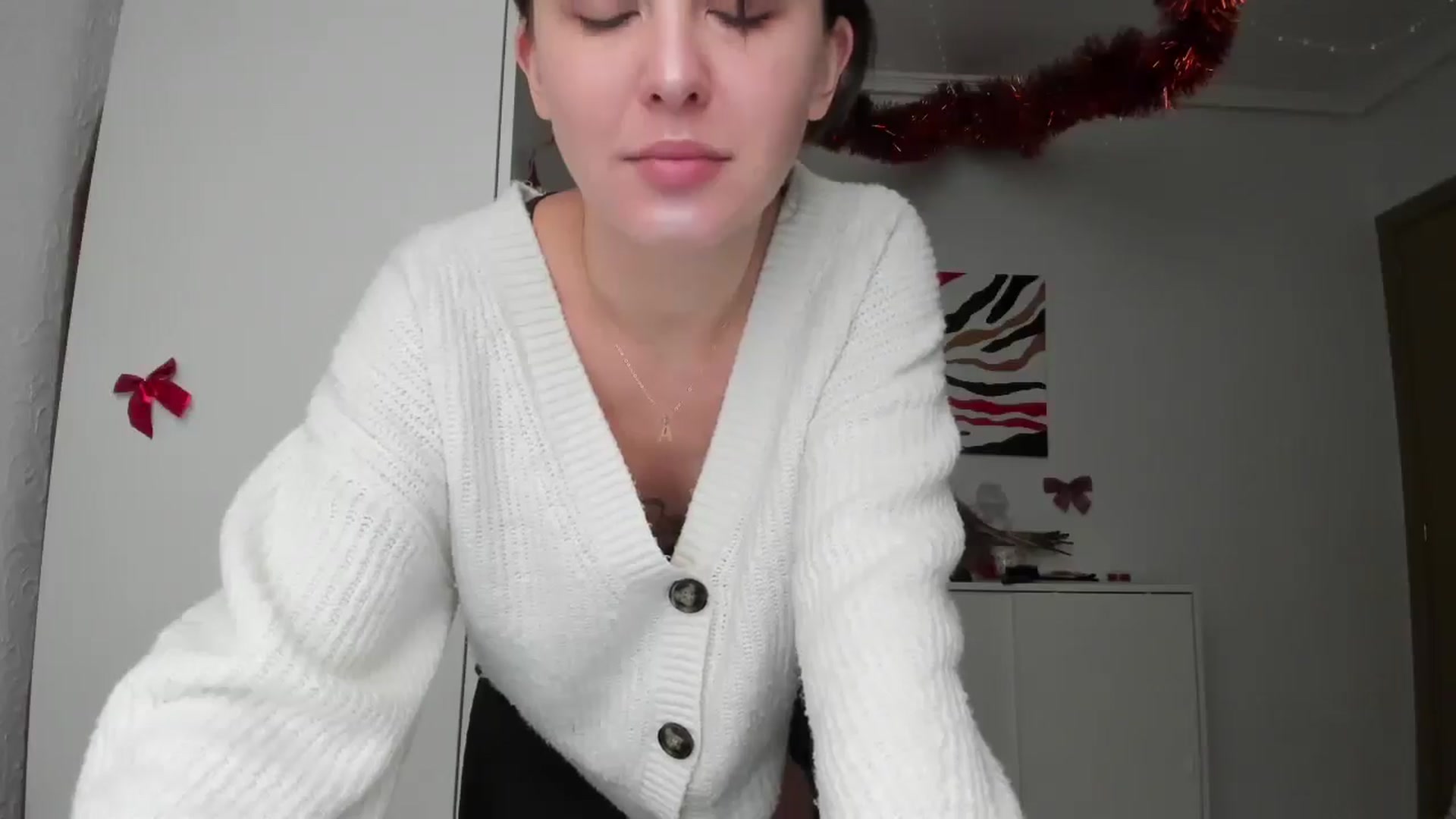 Gallery image thumbnail from AhahaGirl's myfreecams stream on, 01/02/2025, 12:06 image 8 of 20