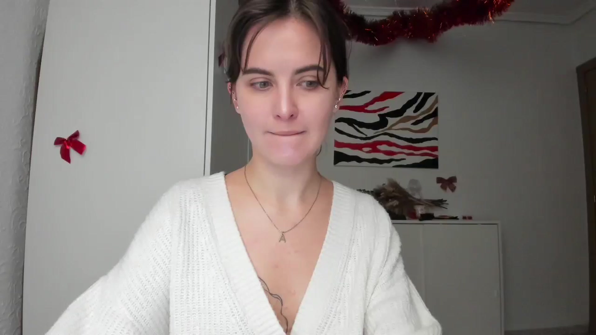 Gallery image thumbnail from AhahaGirl's myfreecams stream on, 01/02/2025, 15:12 image 17 of 20