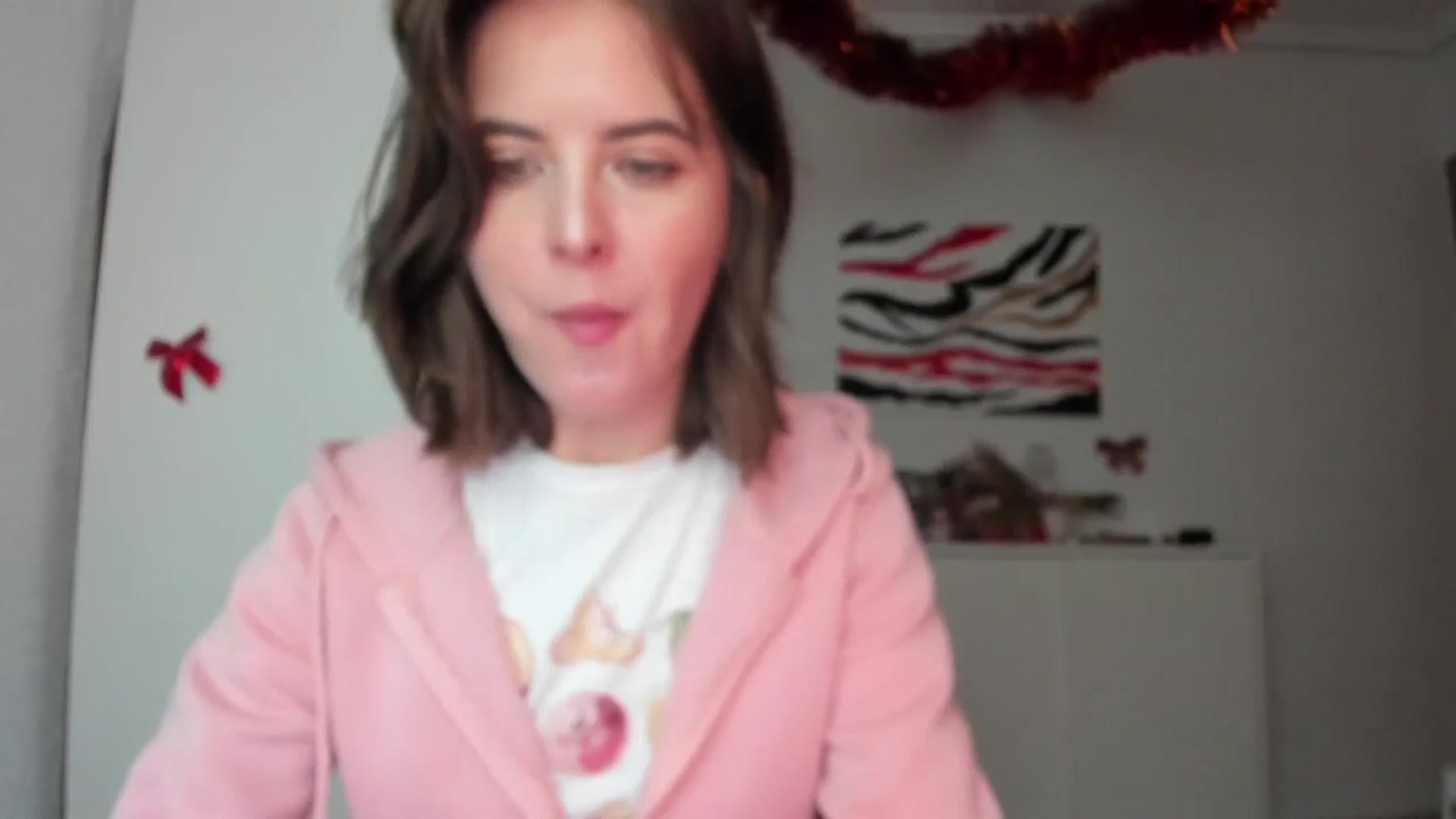 Gallery image thumbnail from AhahaGirl's myfreecams stream on, 01/03/2025, 15:05 image 10 of 20