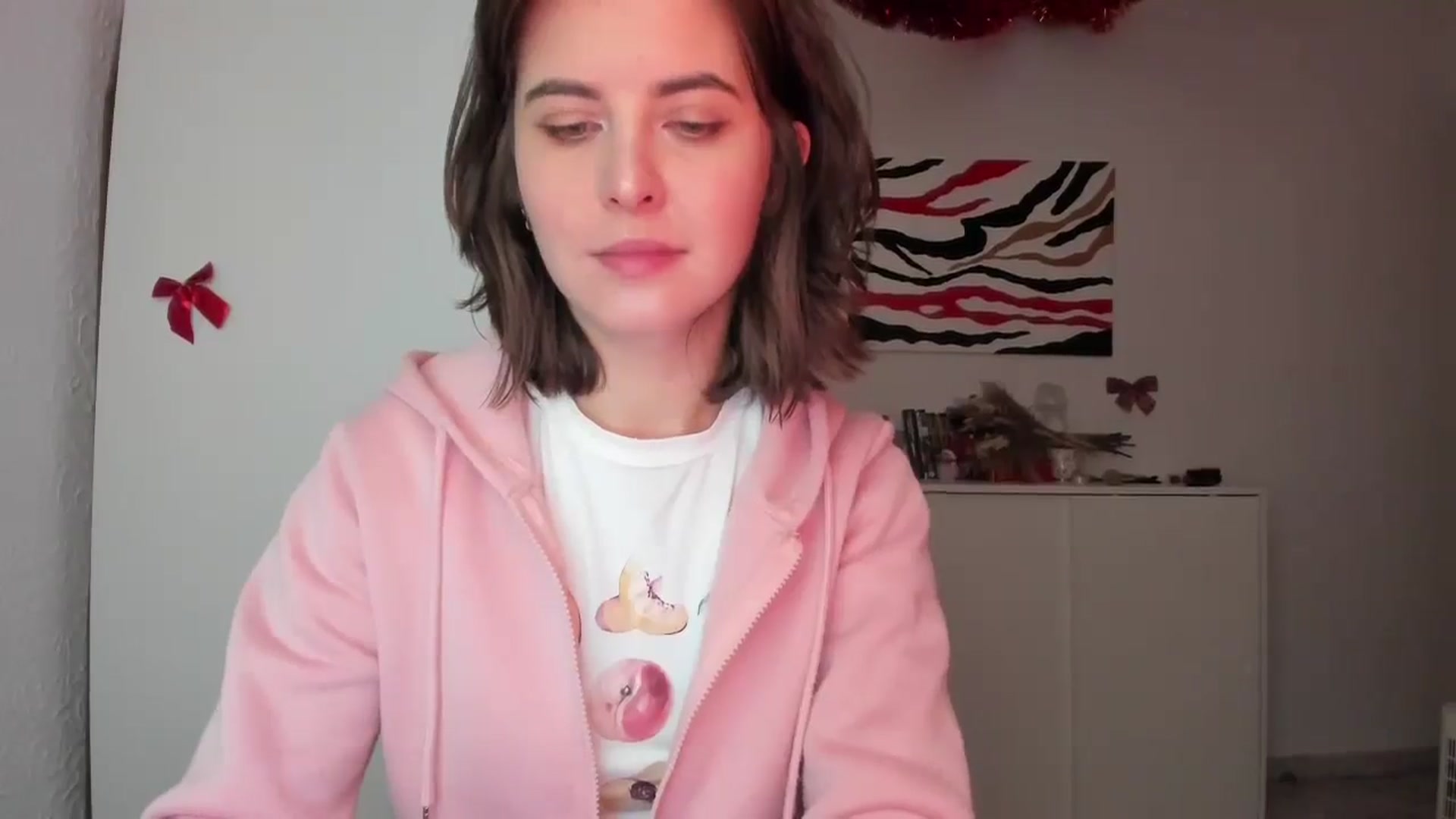 Gallery image thumbnail from AhahaGirl's myfreecams stream on, 01/03/2025, 16:23 image 5 of 20