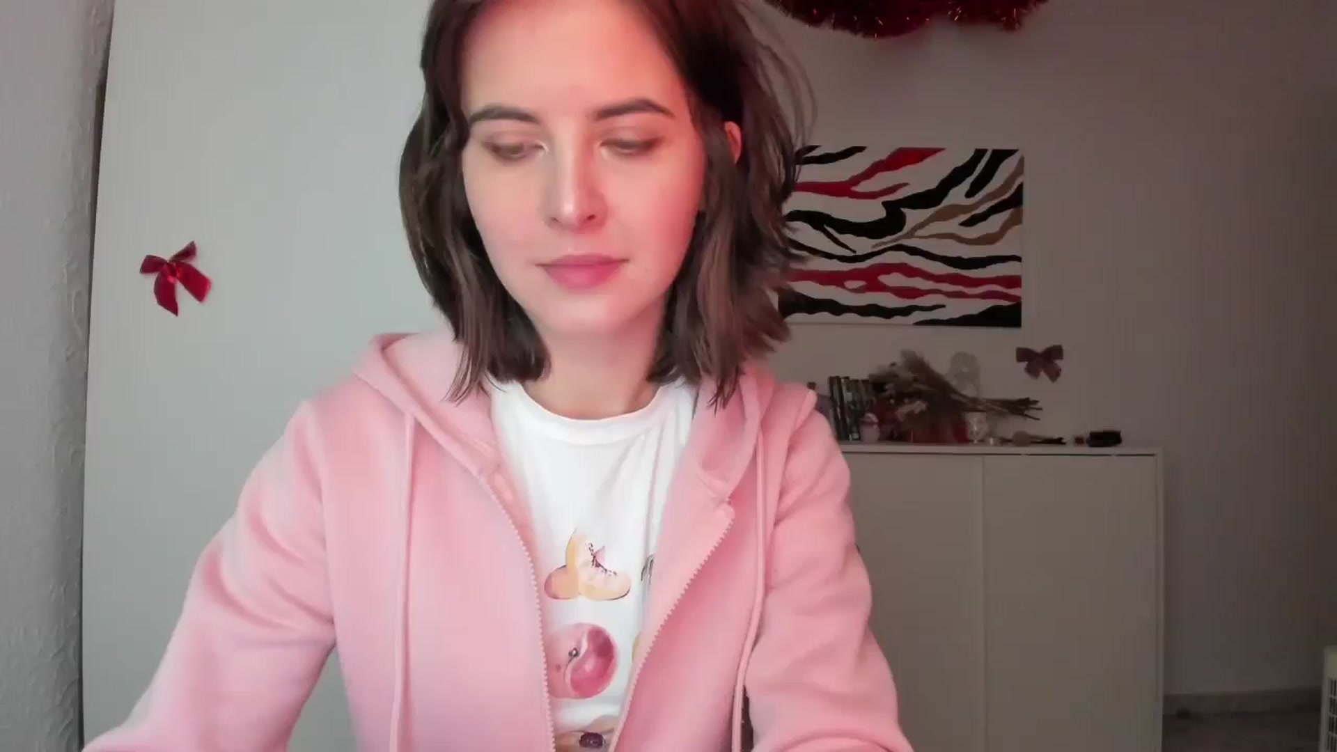 Gallery image thumbnail from AhahaGirl's myfreecams stream on, 01/03/2025, 16:23 image 1 of 20