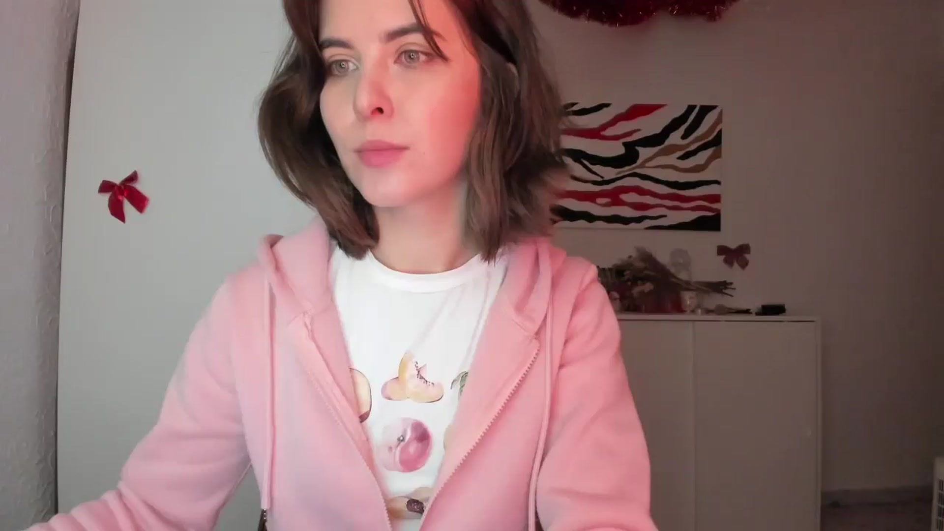 Gallery image thumbnail from AhahaGirl's myfreecams stream on, 01/03/2025, 16:23 image 17 of 20