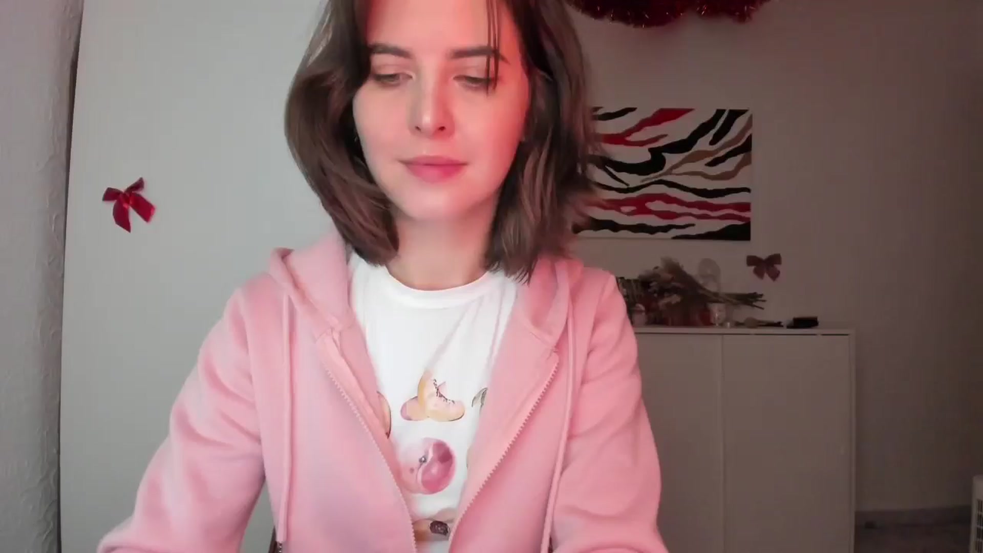 Gallery image thumbnail from AhahaGirl's myfreecams stream on, 01/03/2025, 16:23 image 15 of 20