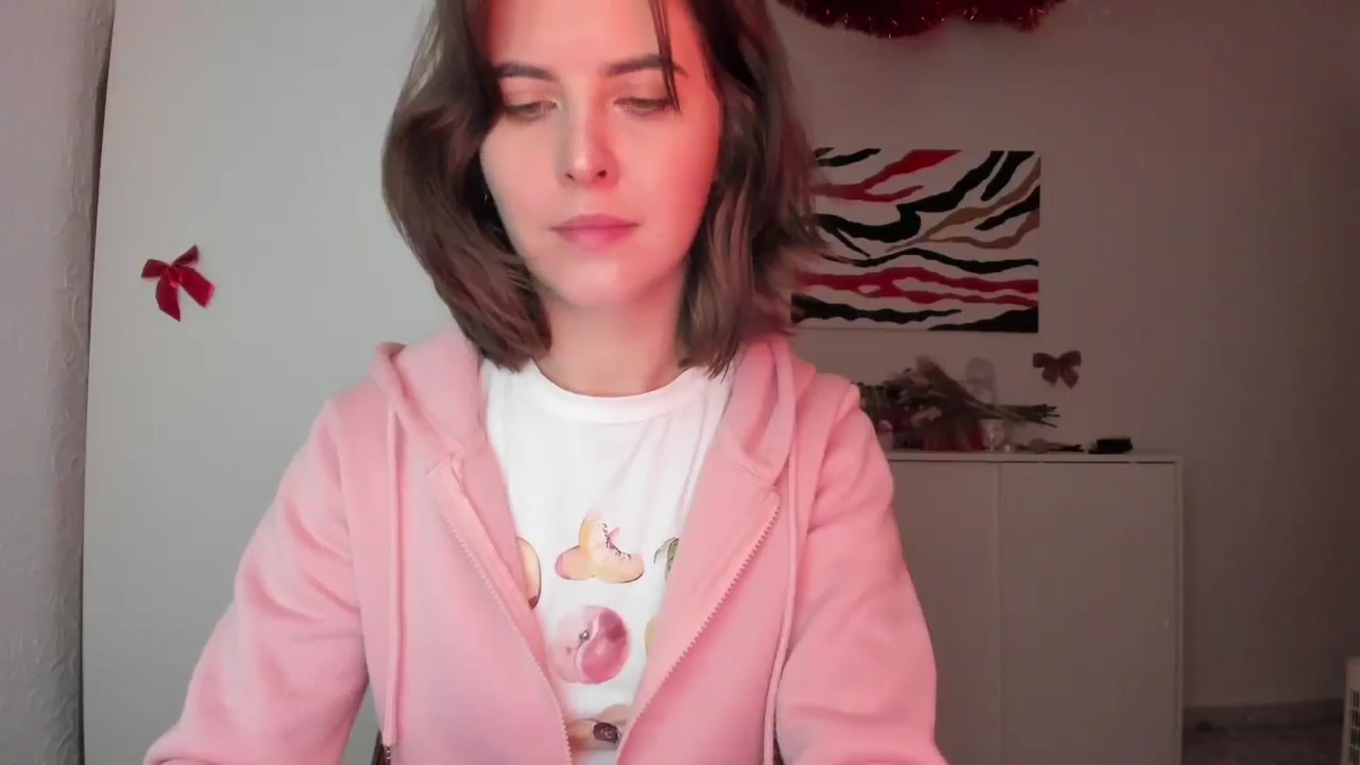 Gallery image thumbnail from AhahaGirl's myfreecams stream on, 01/03/2025, 16:23 image 18 of 20
