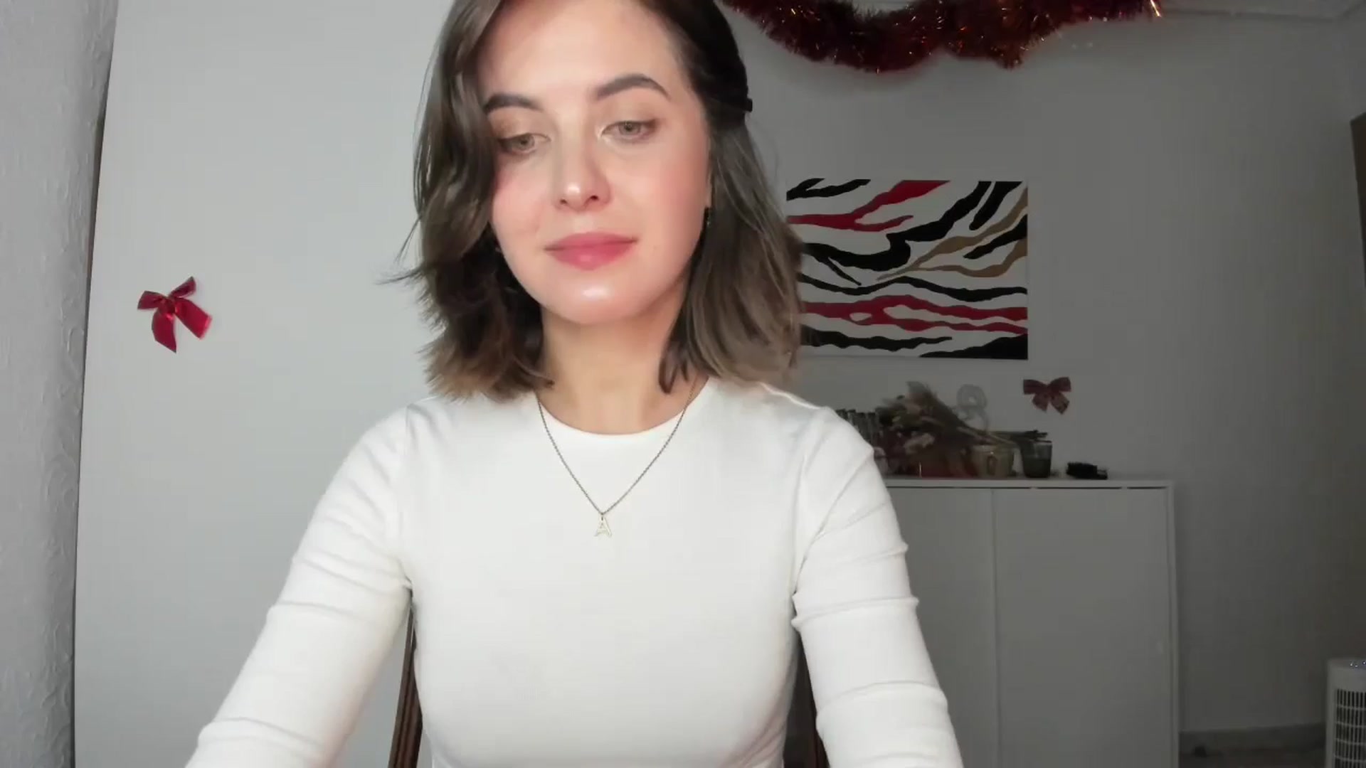 Gallery image thumbnail from AhahaGirl's myfreecams stream on, 01/04/2025, 22:00 image 13 of 20