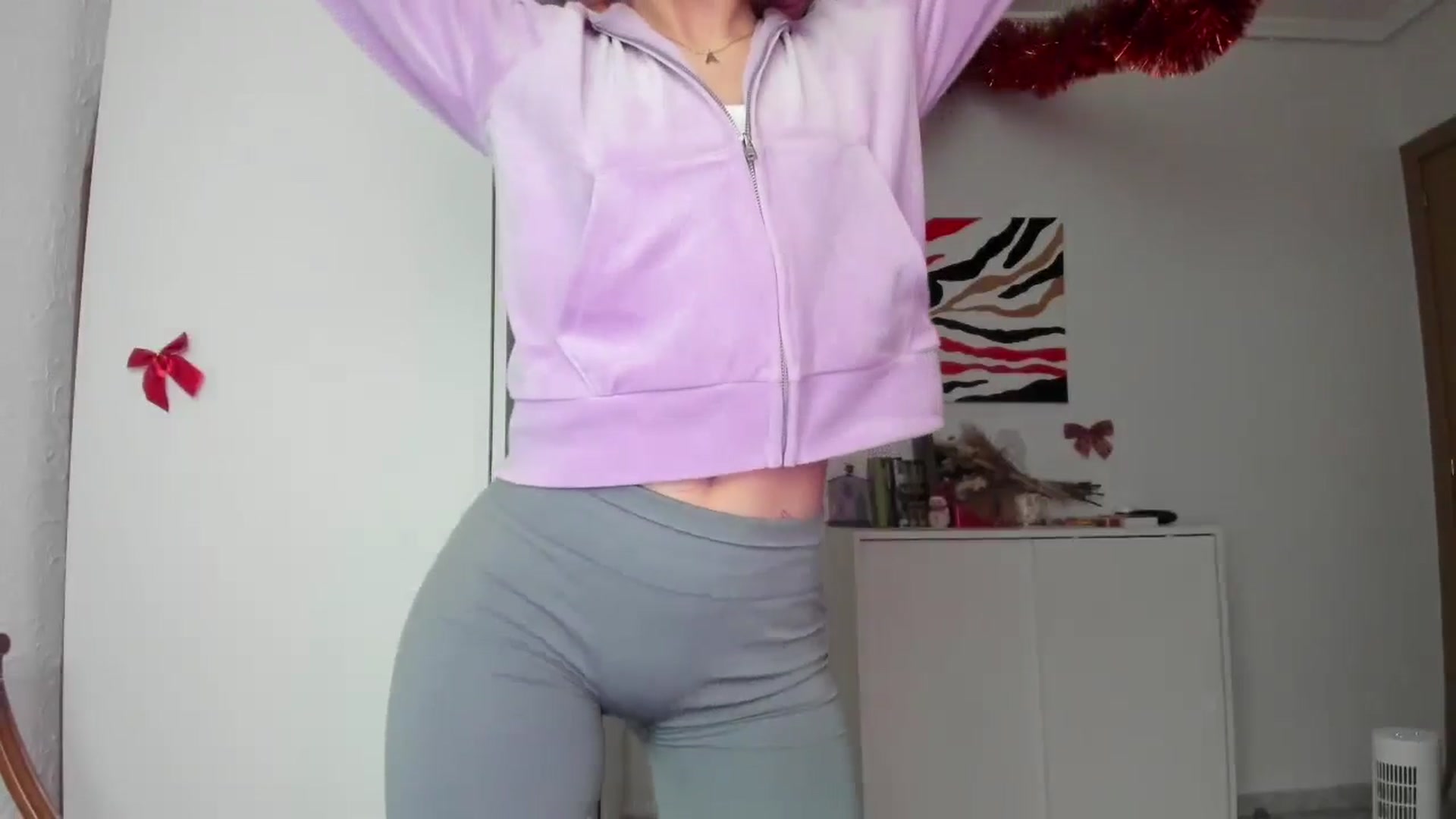 Gallery image thumbnail from AhahaGirl's myfreecams stream on, 01/06/2025, 13:50 image 6 of 20
