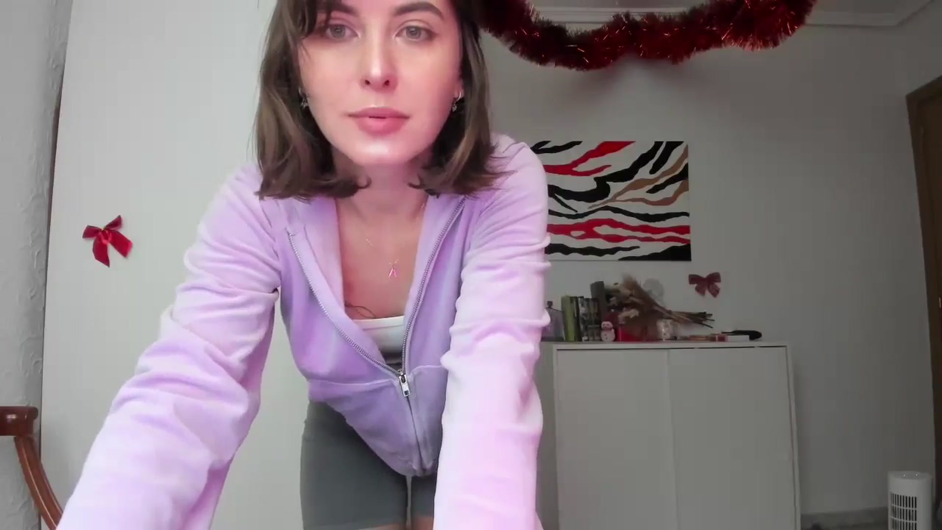 Gallery image thumbnail from AhahaGirl's myfreecams stream on, 01/06/2025, 13:50 image 12 of 20