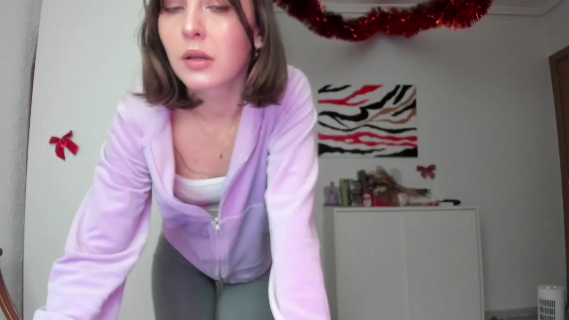 Gallery image thumbnail from AhahaGirl's myfreecams stream on, 01/06/2025, 13:50 image 1 of 20