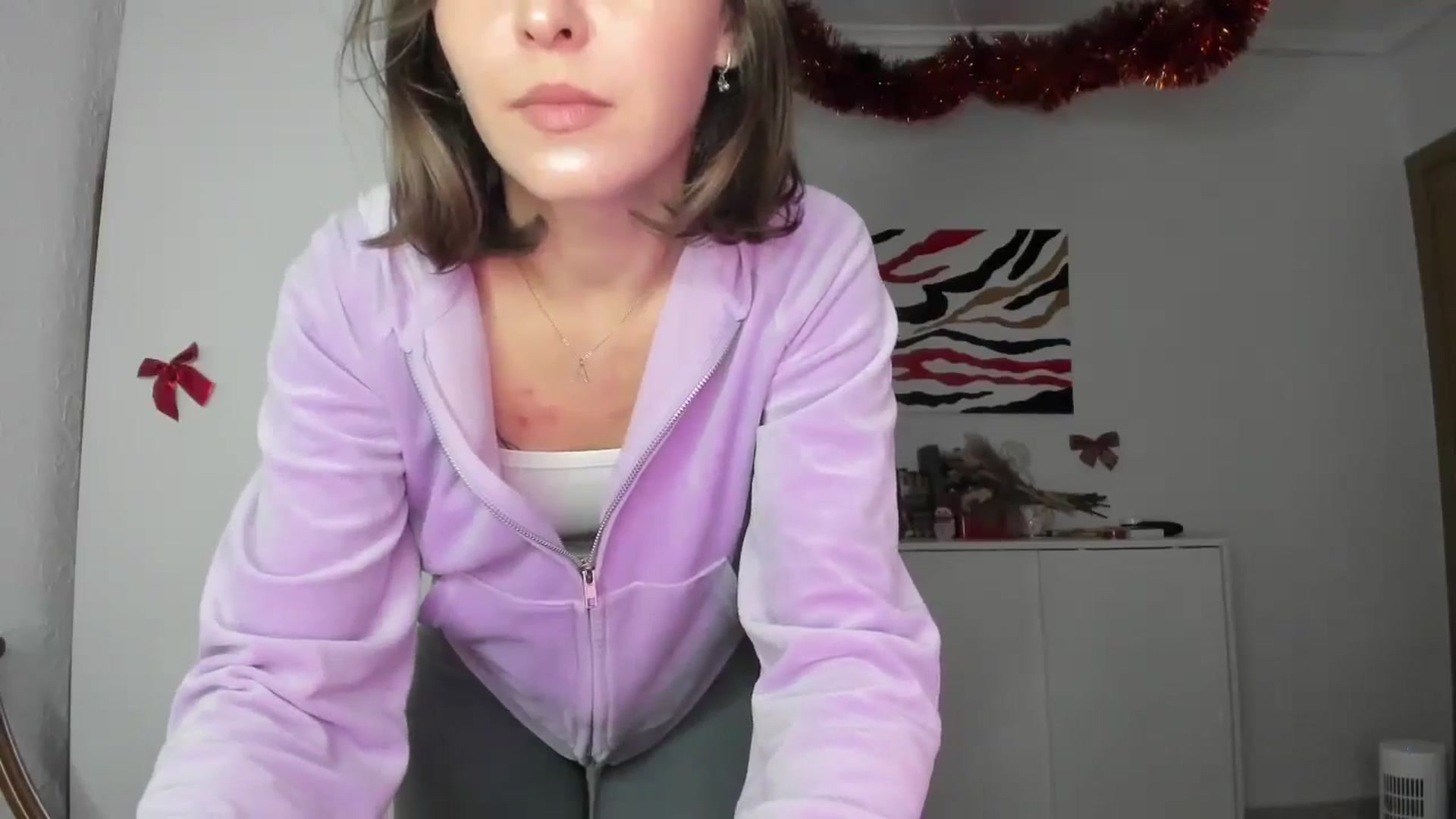 Gallery image thumbnail from AhahaGirl's myfreecams stream on, 01/06/2025, 17:39 image 3 of 20