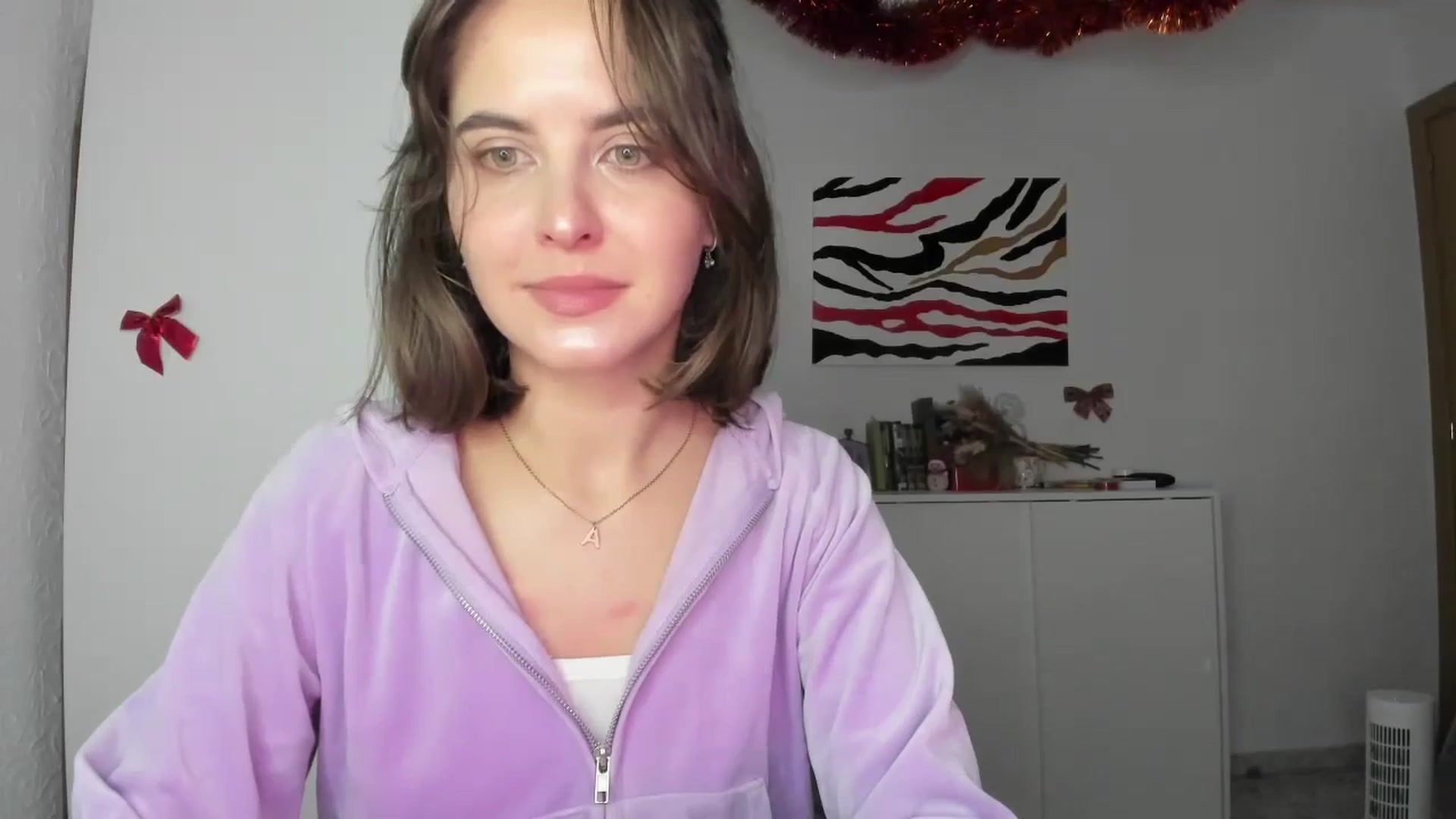Gallery image thumbnail from AhahaGirl's myfreecams stream on, 01/06/2025, 17:39 image 7 of 20